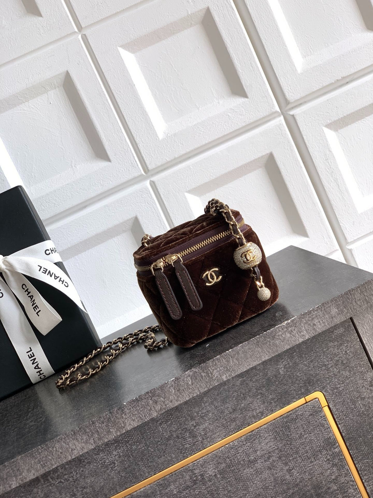 Chane 2026 Vanity Case 11cm Velvet