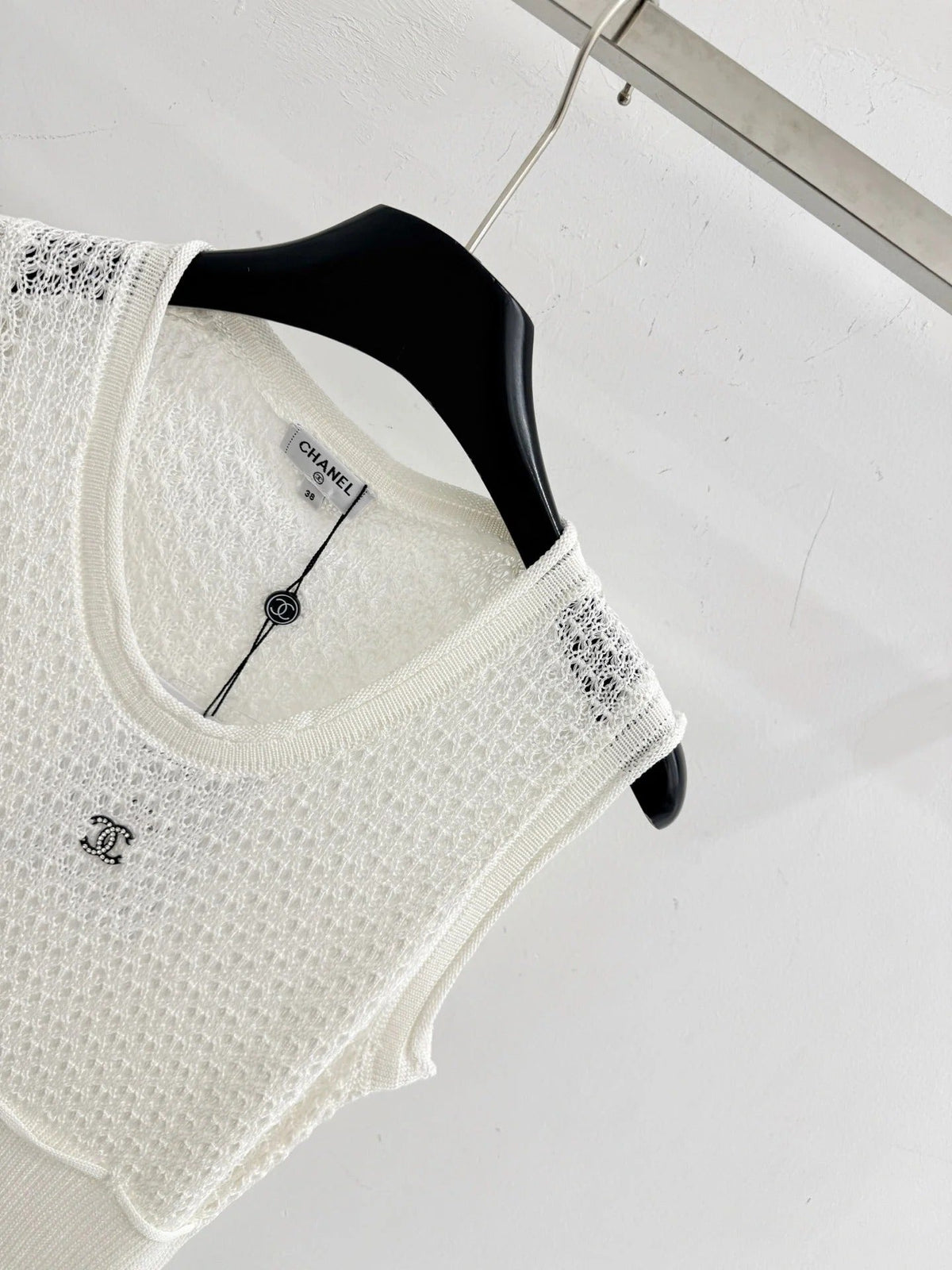 Chanel 2026 Knit Sleeveless Top White Mesh Acrylic 294460