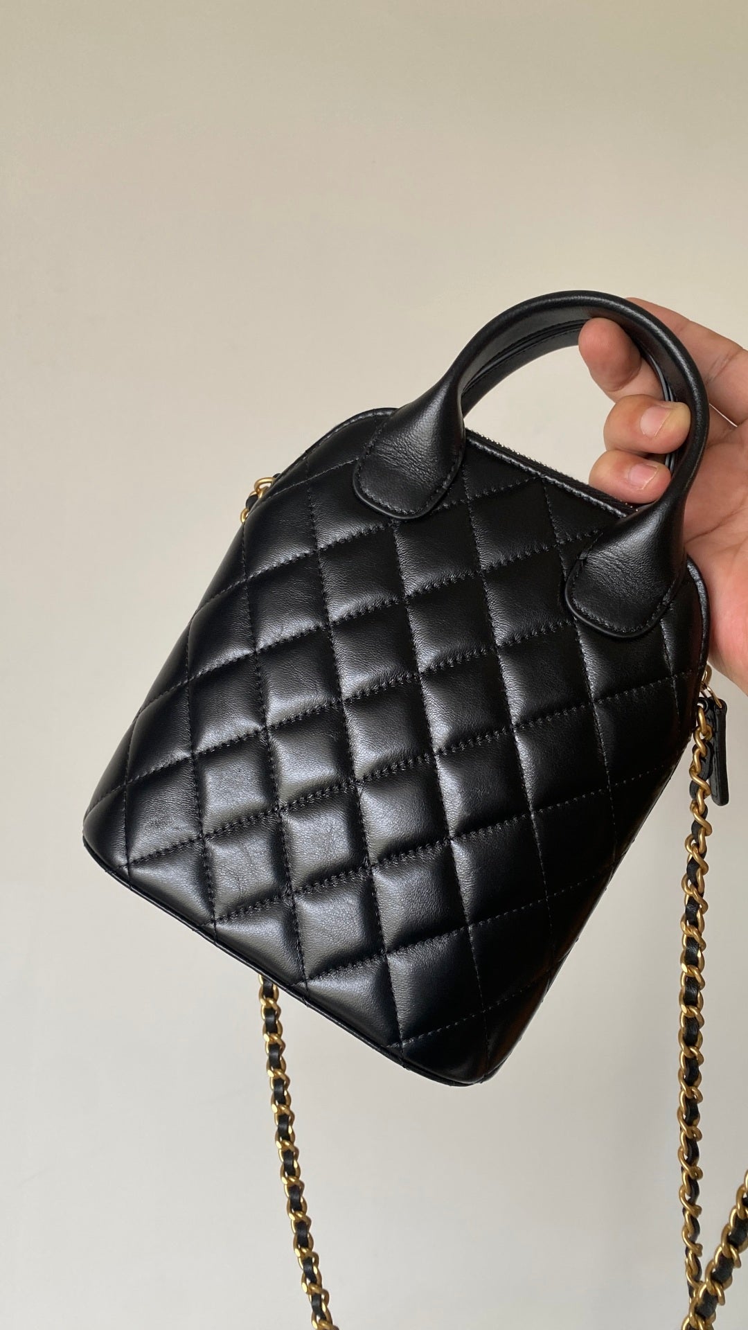 CC Clutch with chain 18 black brown suede calfskin