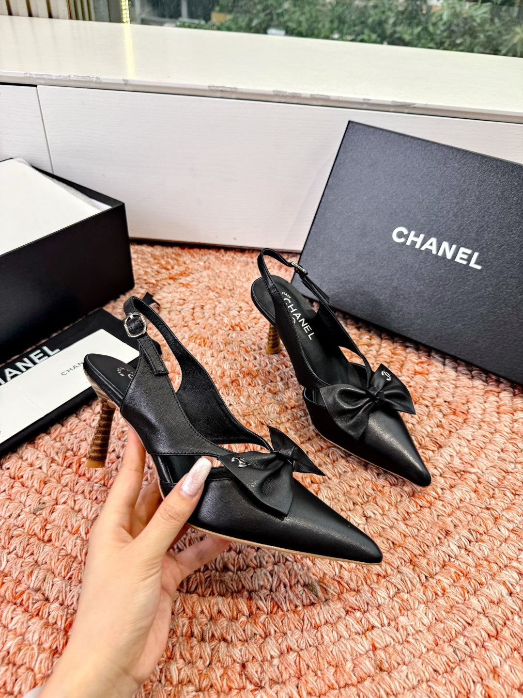 CC 26s Bow Heels Slingback Black Sheepskin 703665