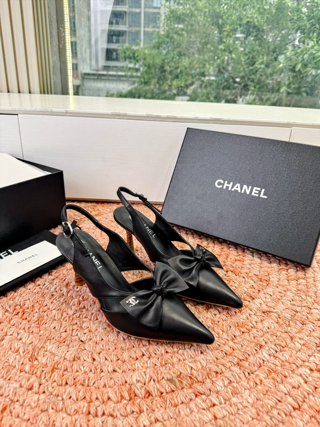 CC 26s Bow Heels Slingback Black Sheepskin 703665