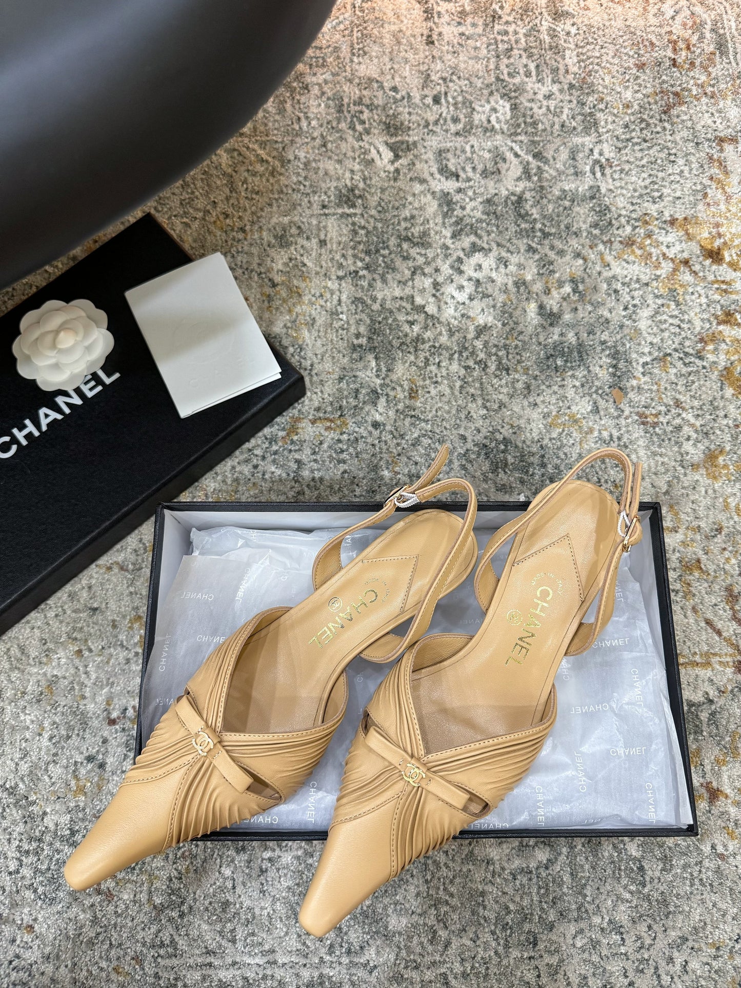 CC 26 𝑭𝑾 Pointed Toe Back Strap Slingback 6.5cm Beige Sheepskin 892577