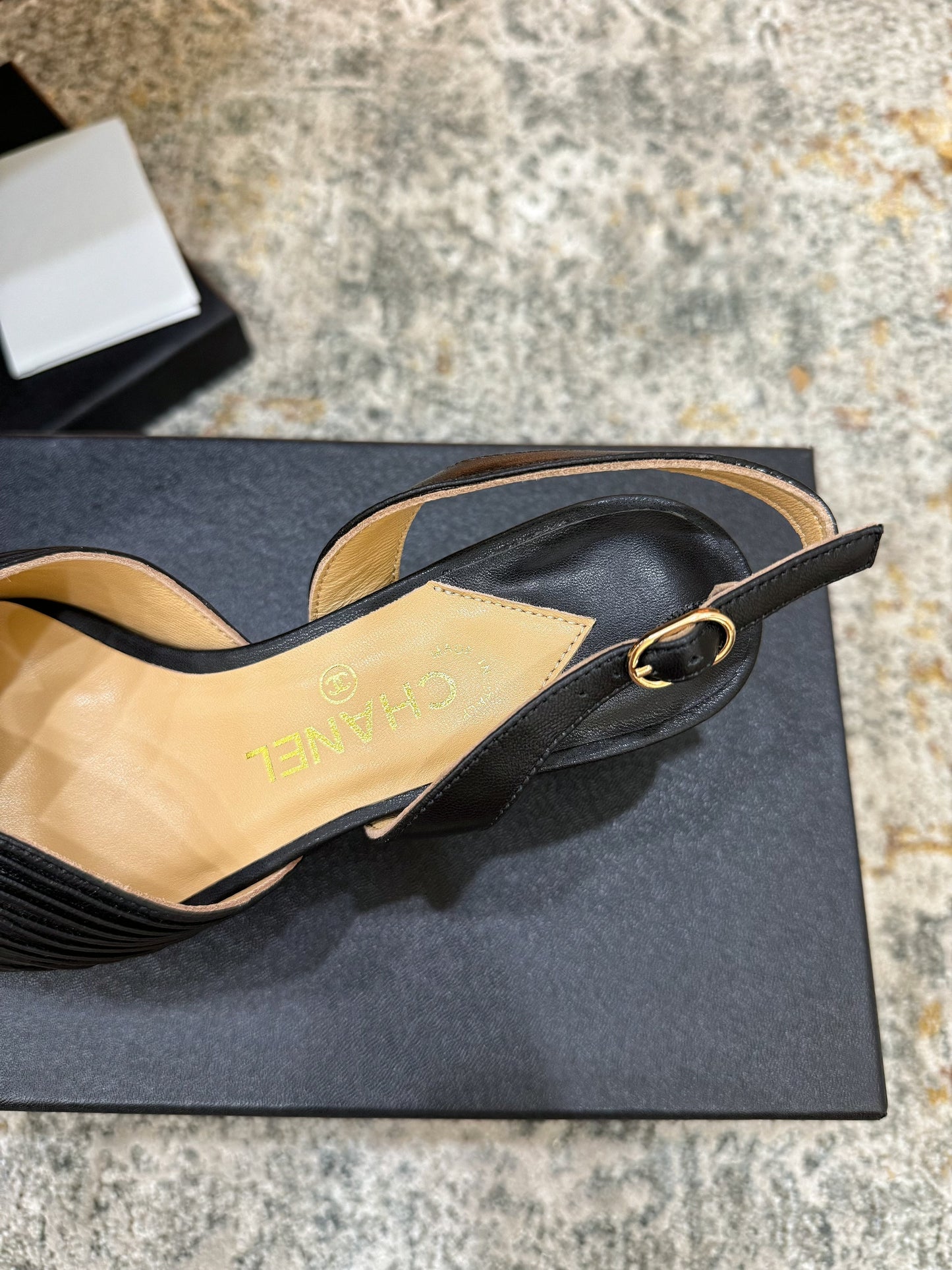 CC 26 𝑭𝑾 Pointed Toe Back Strap Slingback 6.5cm Black Sheepskin 892578