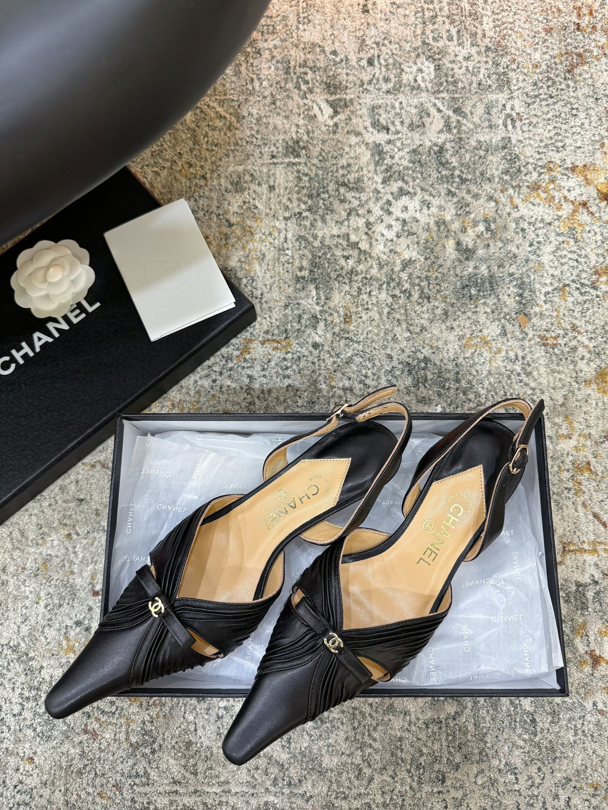 CC 26 𝑭𝑾 Pointed Toe Back Strap Slingback 6.5cm Black Sheepskin 892578
