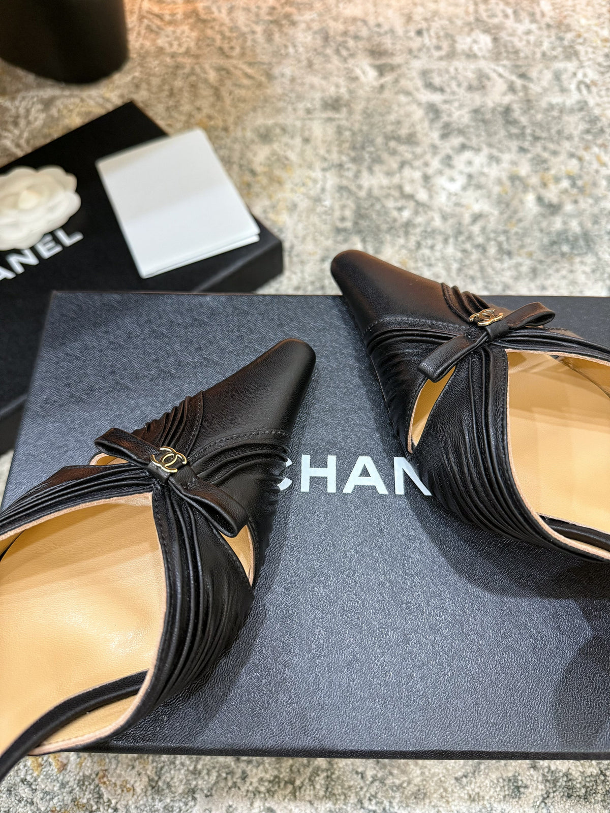 CC 26 𝑭𝑾 Pointed Toe Back Strap Slingback 6.5cm Black Sheepskin 892578