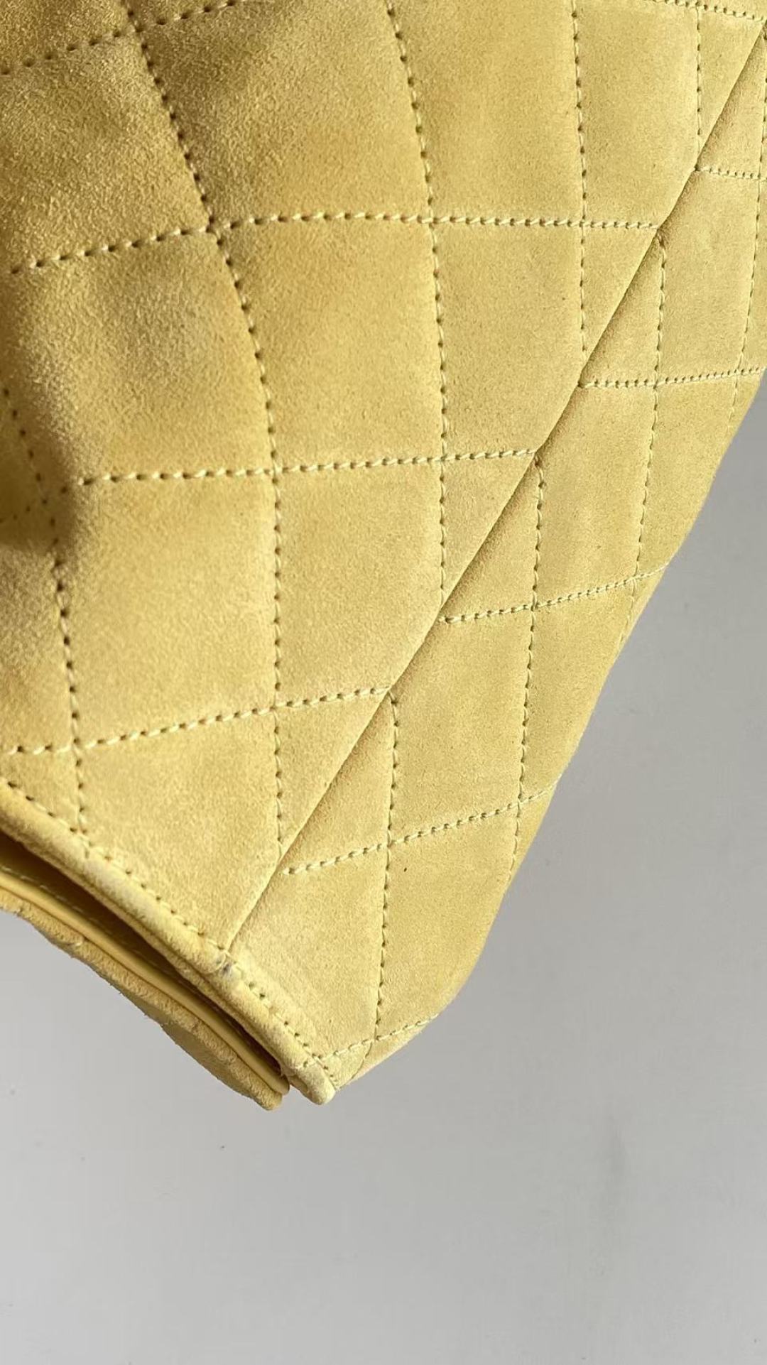 Chanel 25 Hobo Bag 22cm Yellow Gold Suede