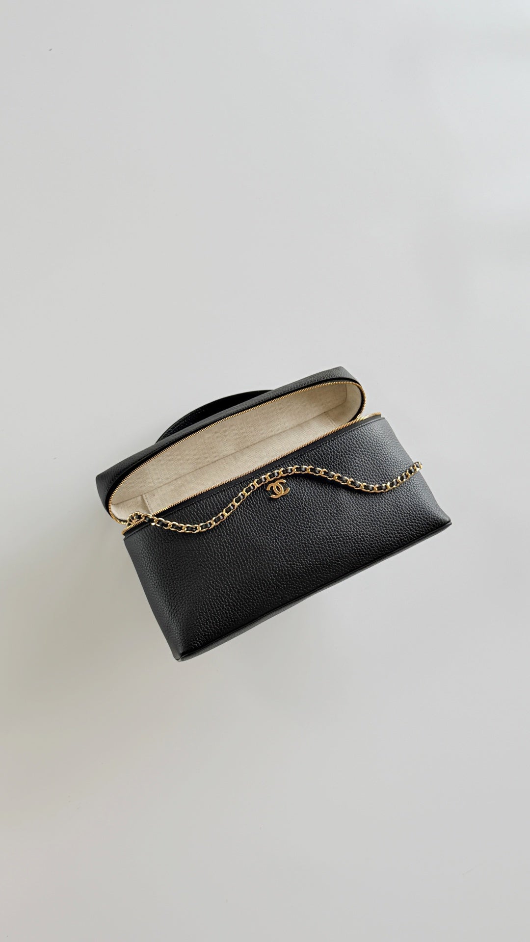 CC Métiers d’art 2026 Large Vanity With Chain Black Grained Calfskin