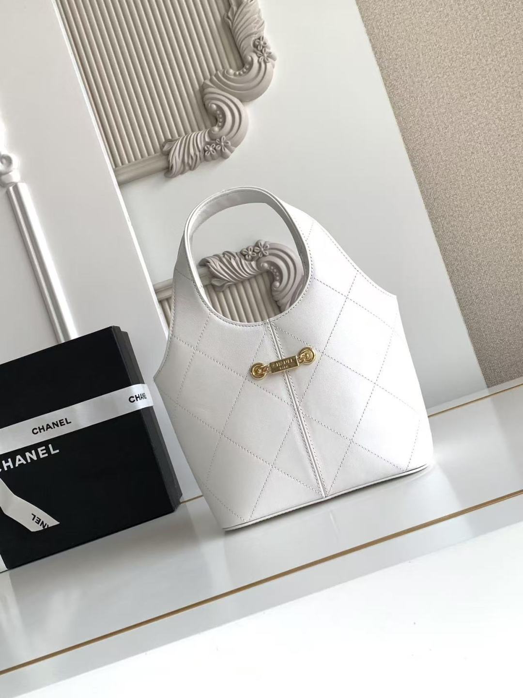 Chanel 2026 Basket Hobo Bag 27.5cm White Calfskin