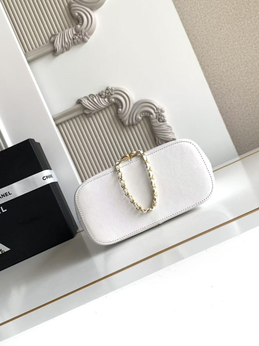Chanel 2026 Basket Hobo Bag 27.5cm White Calfskin