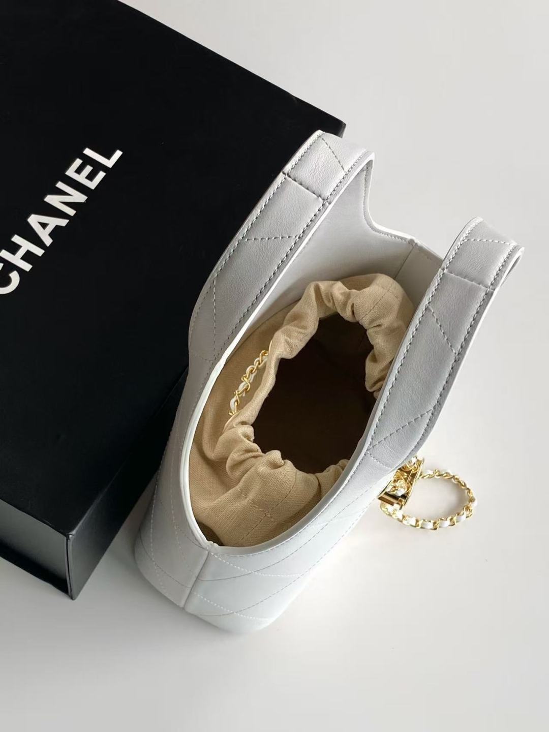 Chanel 2026 Basket Hobo Bag 27.5cm White Calfskin