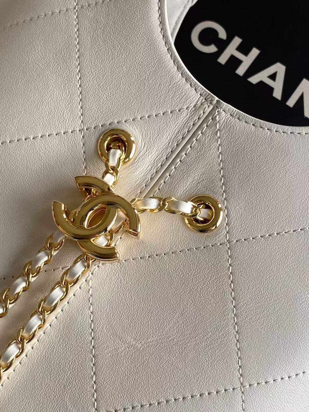 Chanel 2026 Basket Hobo Bag 27.5cm White Calfskin
