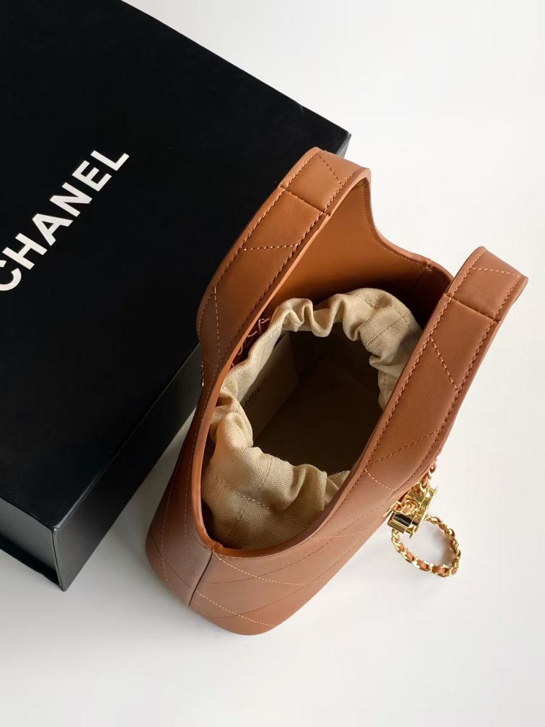Chanel 2026 Basket Hobo Bag 27.5cm Brown Calfskin
