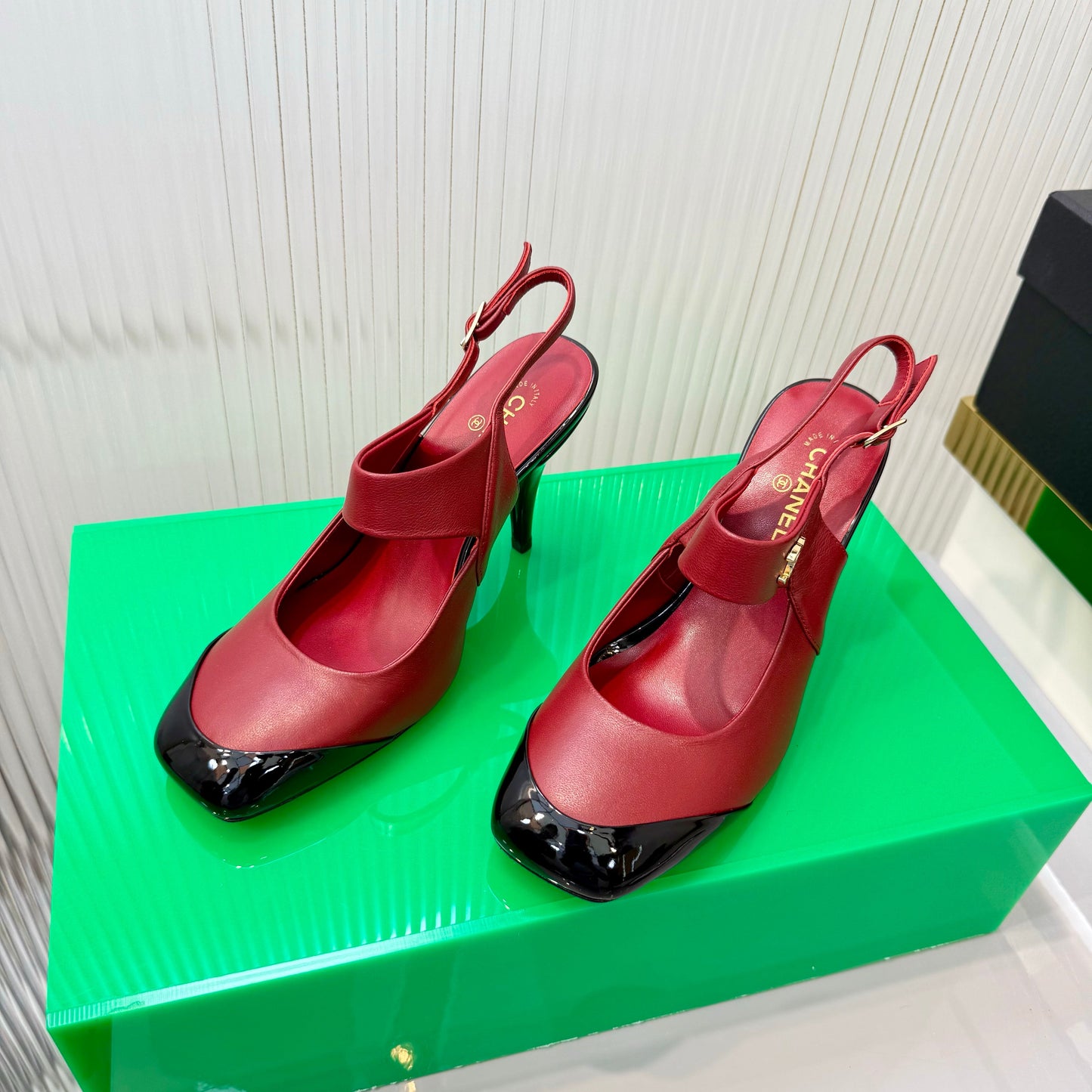 CC 26s Slingback 8.5cm Black Burgundy Lambskin Patent Leather 924360
