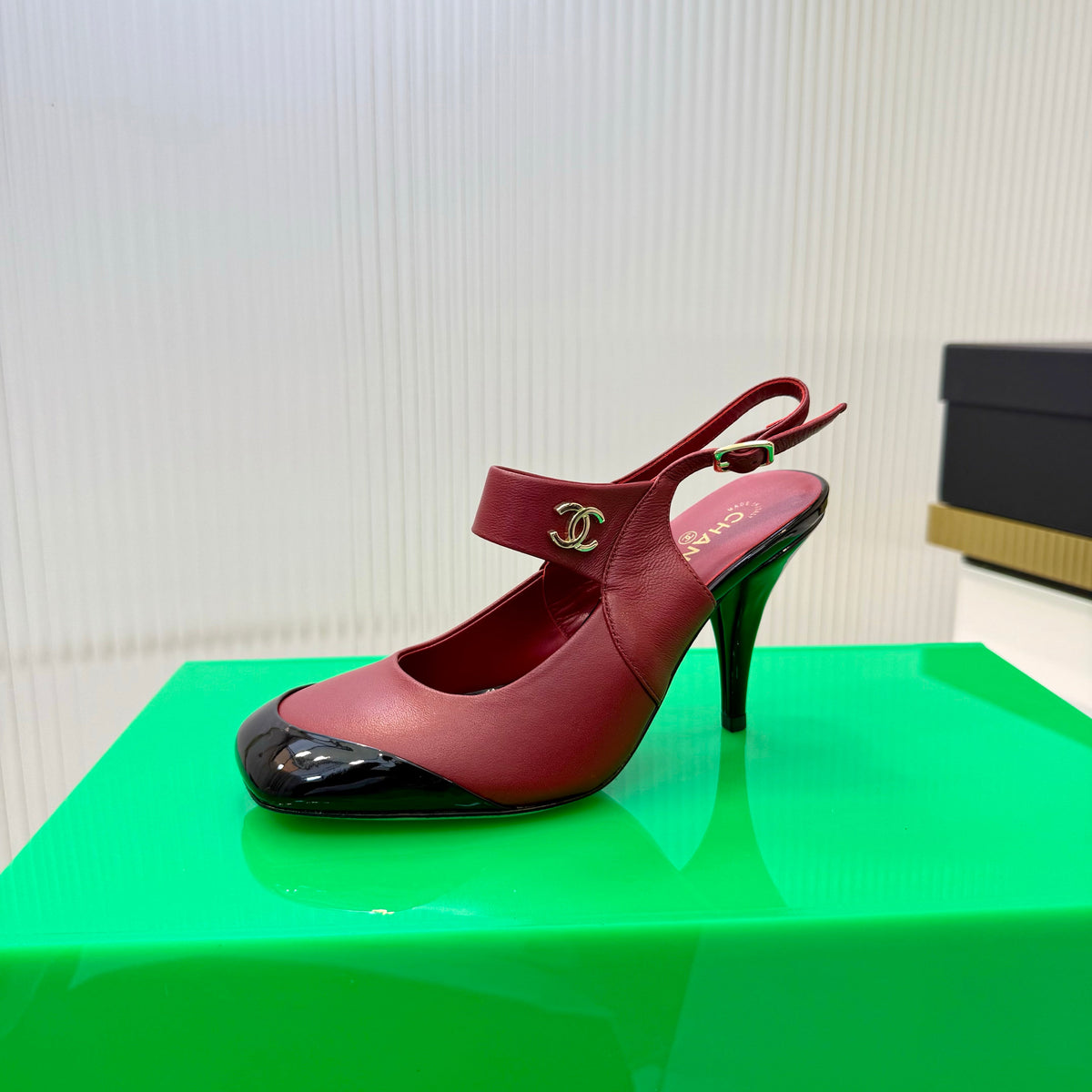 CC 26s Slingback 8.5cm Black Burgundy Lambskin Patent Leather 924360