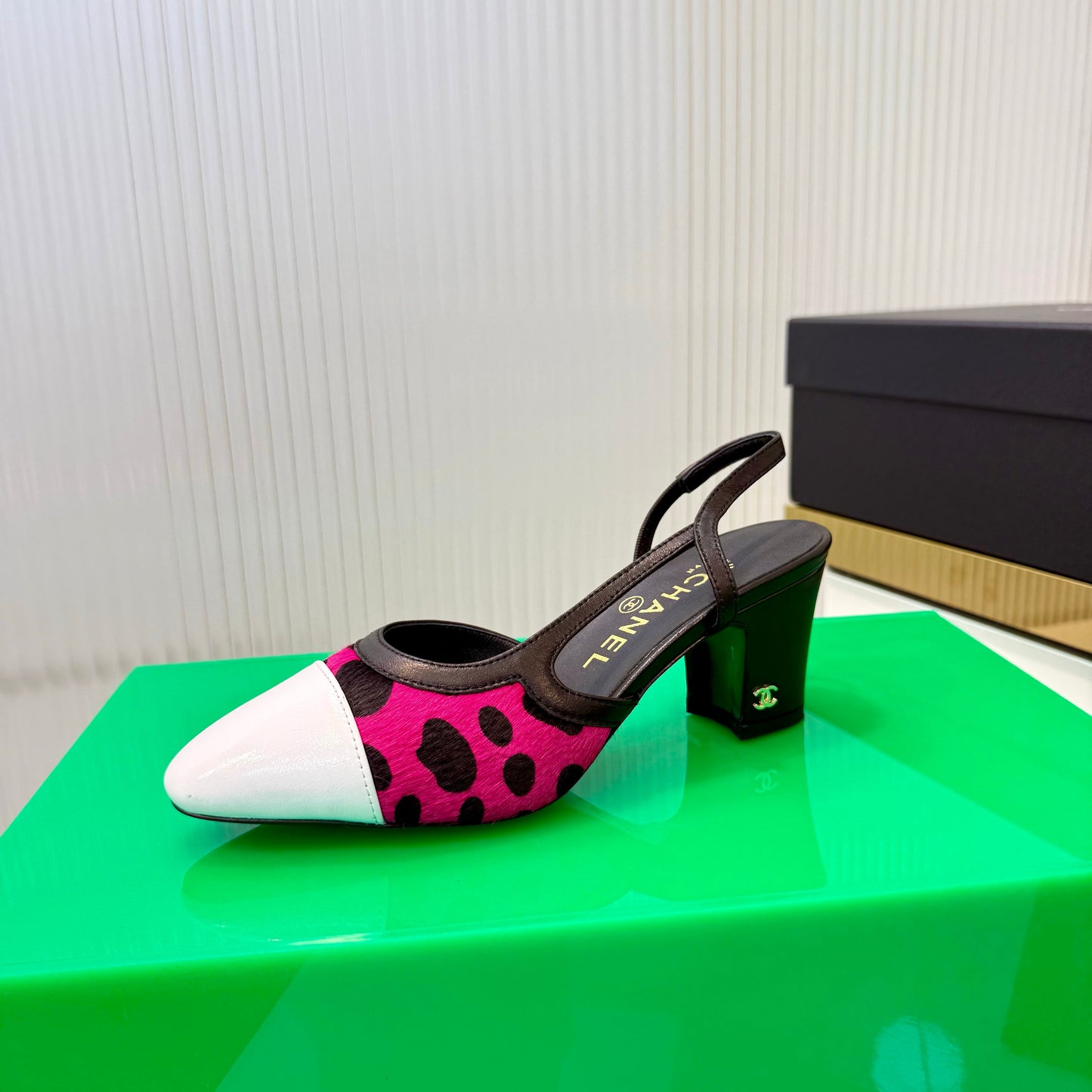 CC Slingback 6.5cm White Pink Leopard-Print Leather 923839