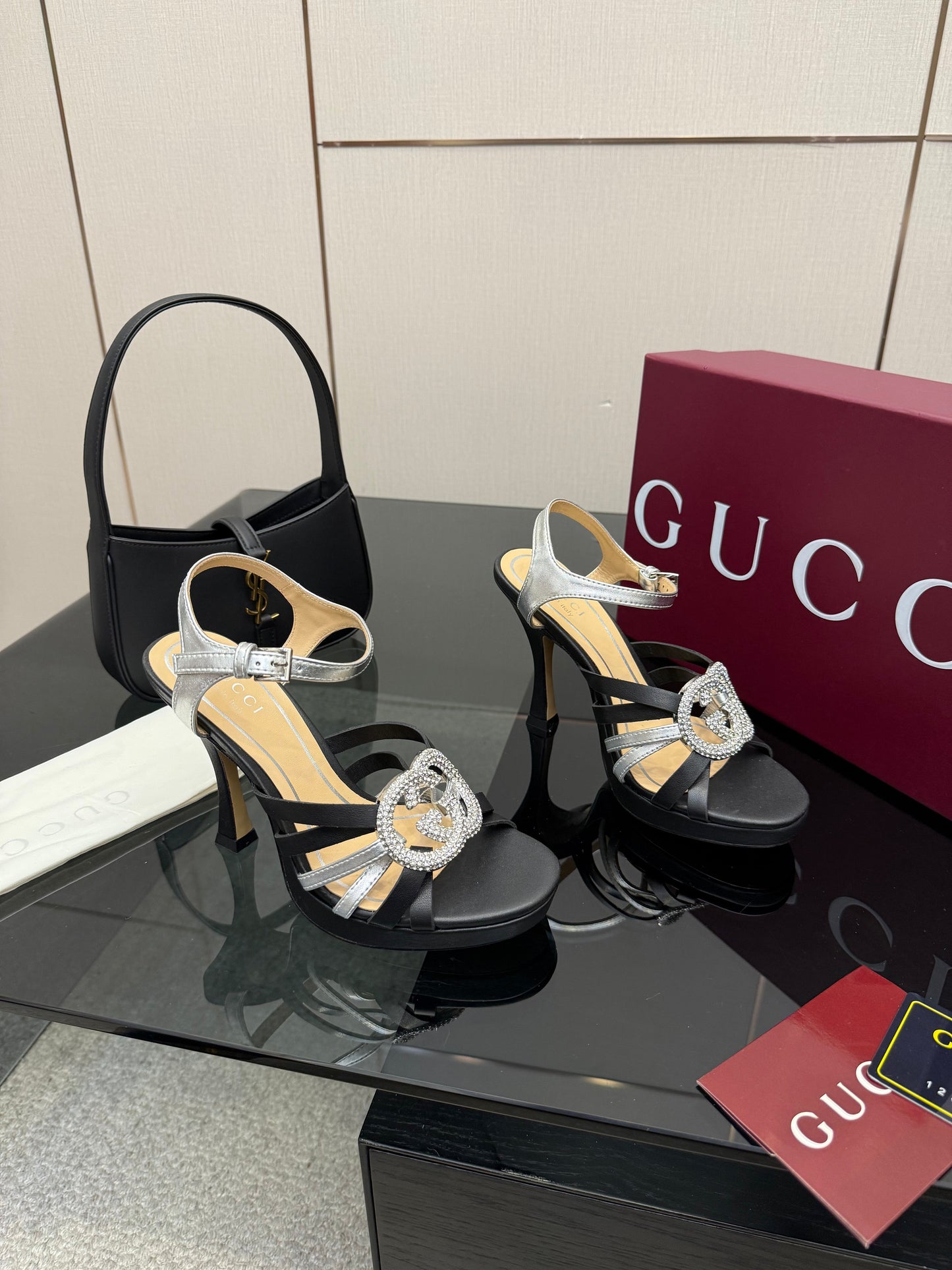 GG Pump 10.5cm With Crystal Interlocking G Black Sliver Leather