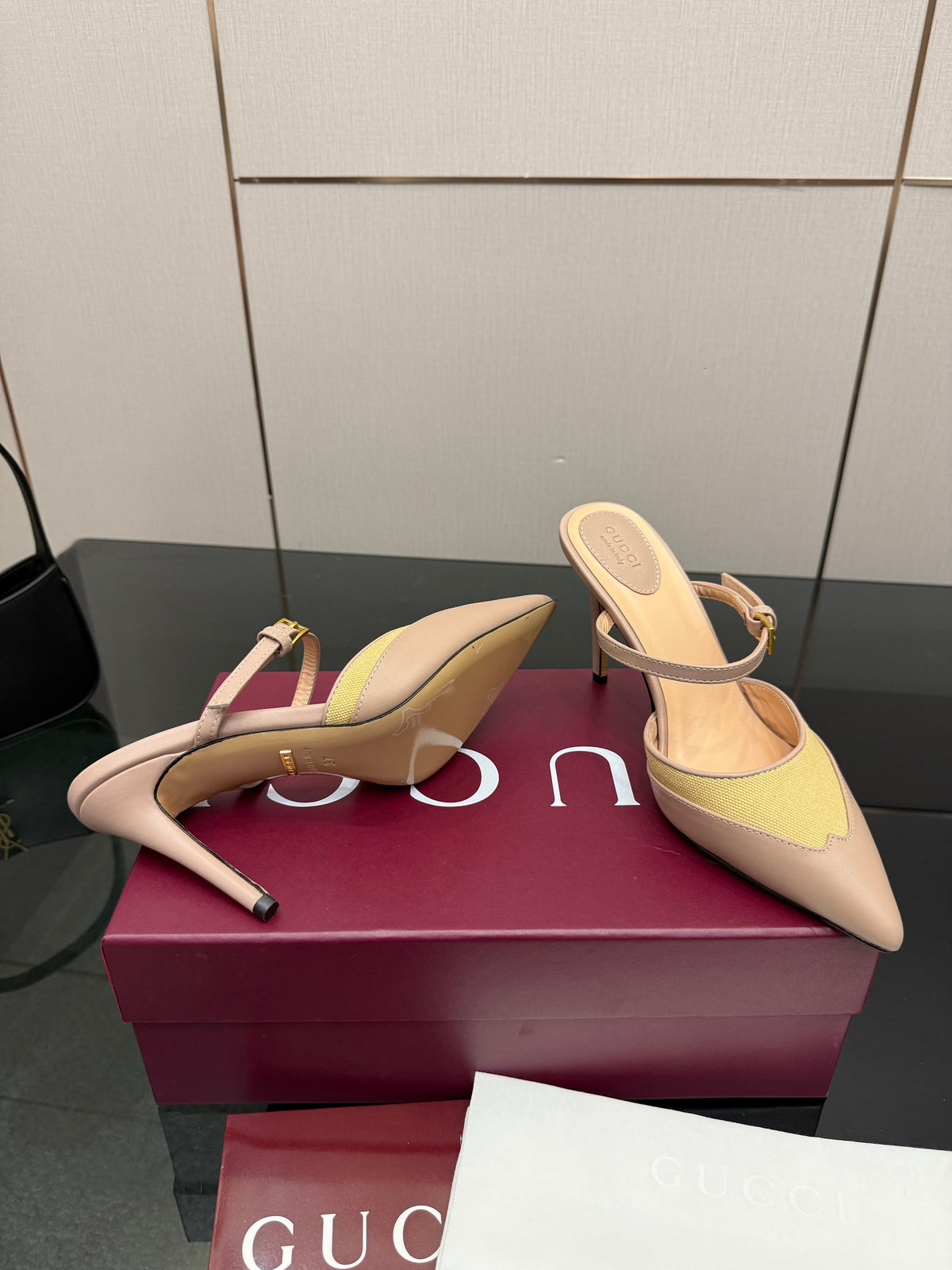 GG Pointed-Toe Mules 9.5cm Beige Cowhide 725301