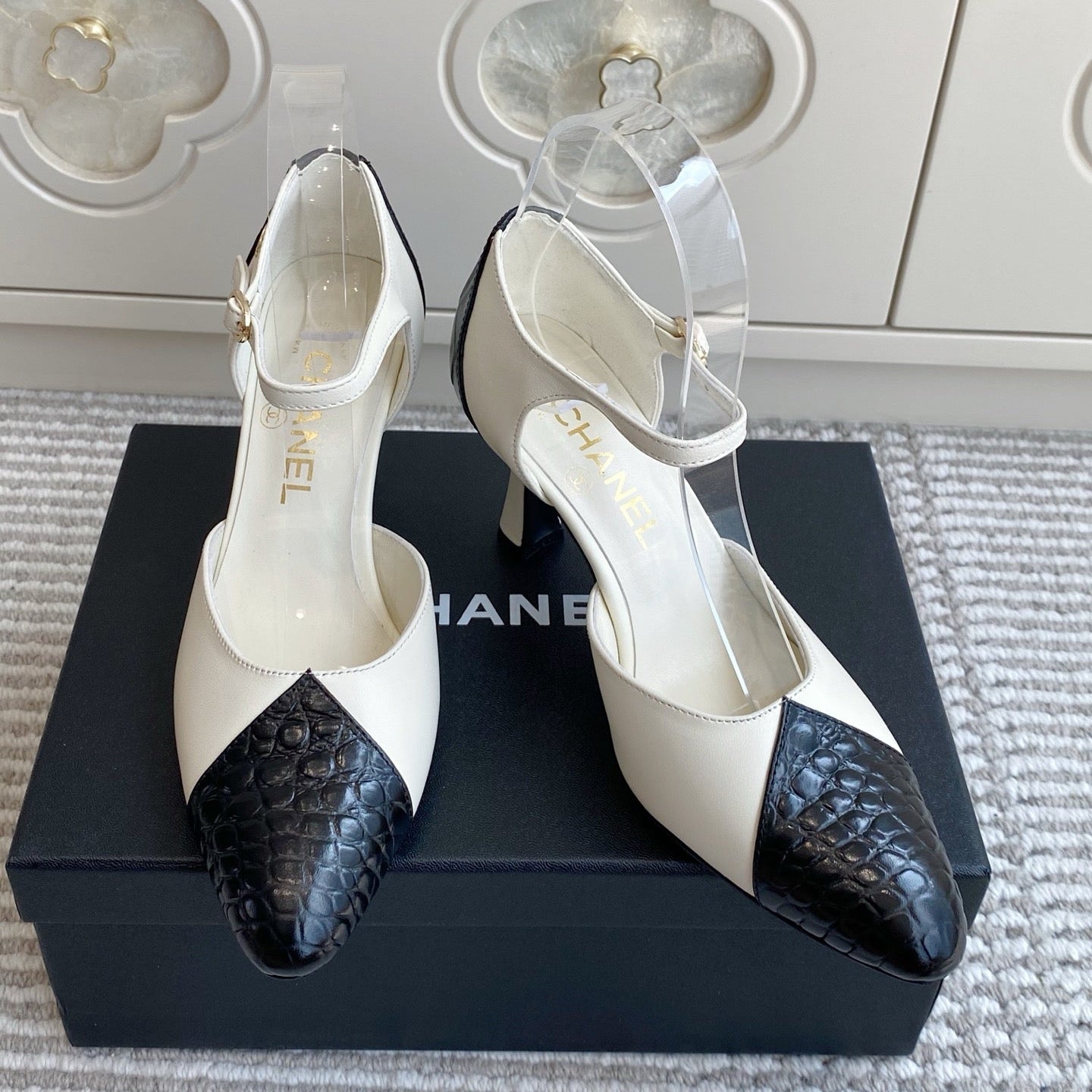 CC 26s Slingback White Black Embossed Lambskin 909544