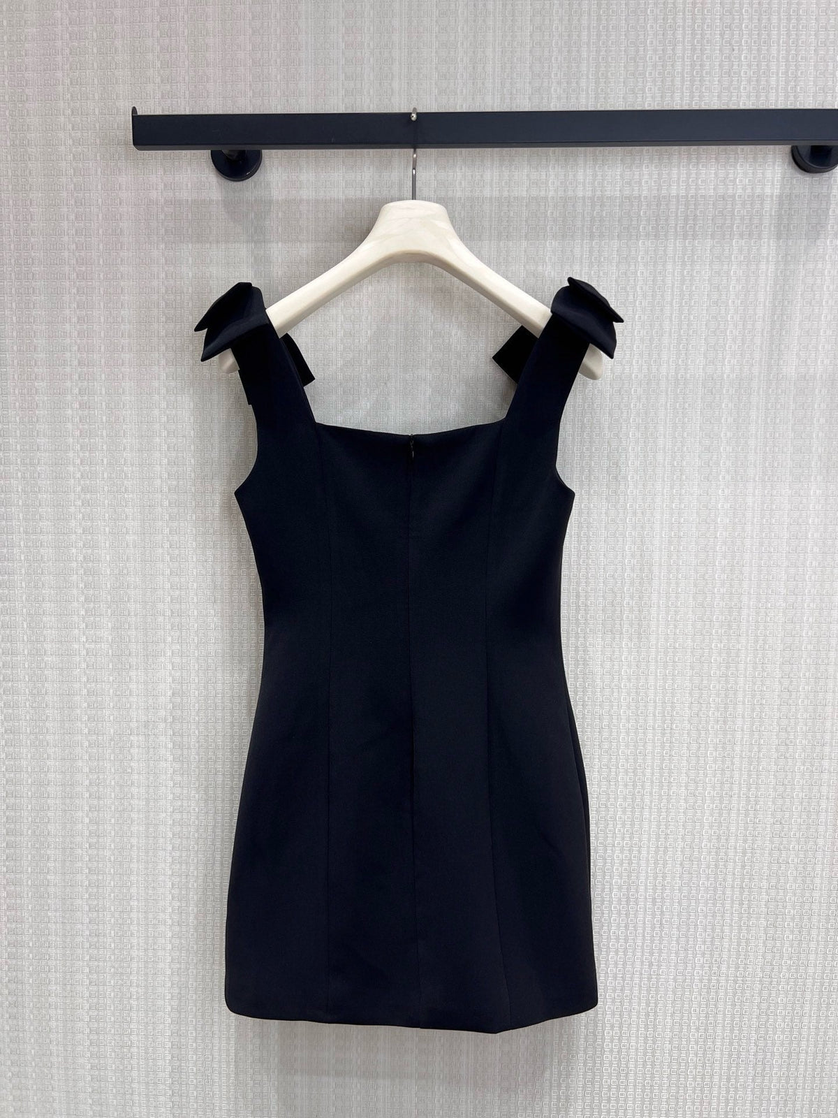 CC 26s Dress Features Distinctive Bow Black 397677