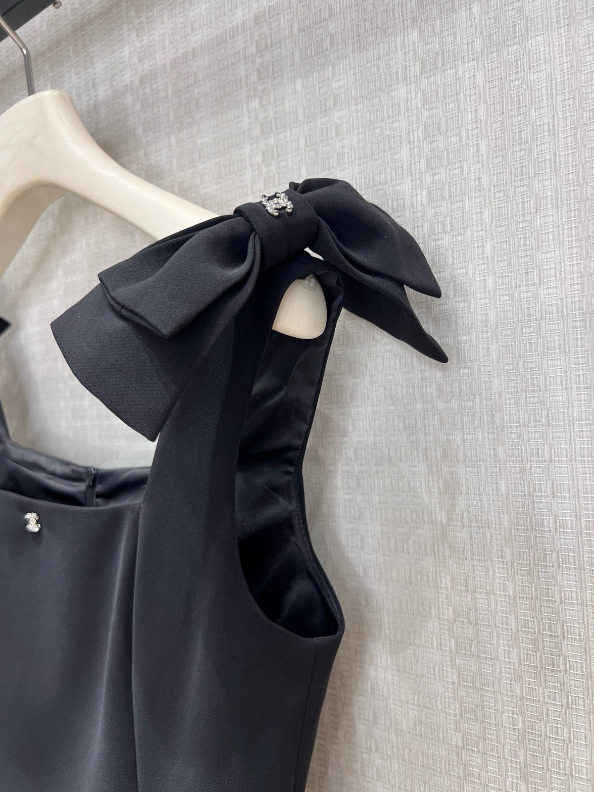 CC 26s Dress Features Distinctive Bow Black 397677