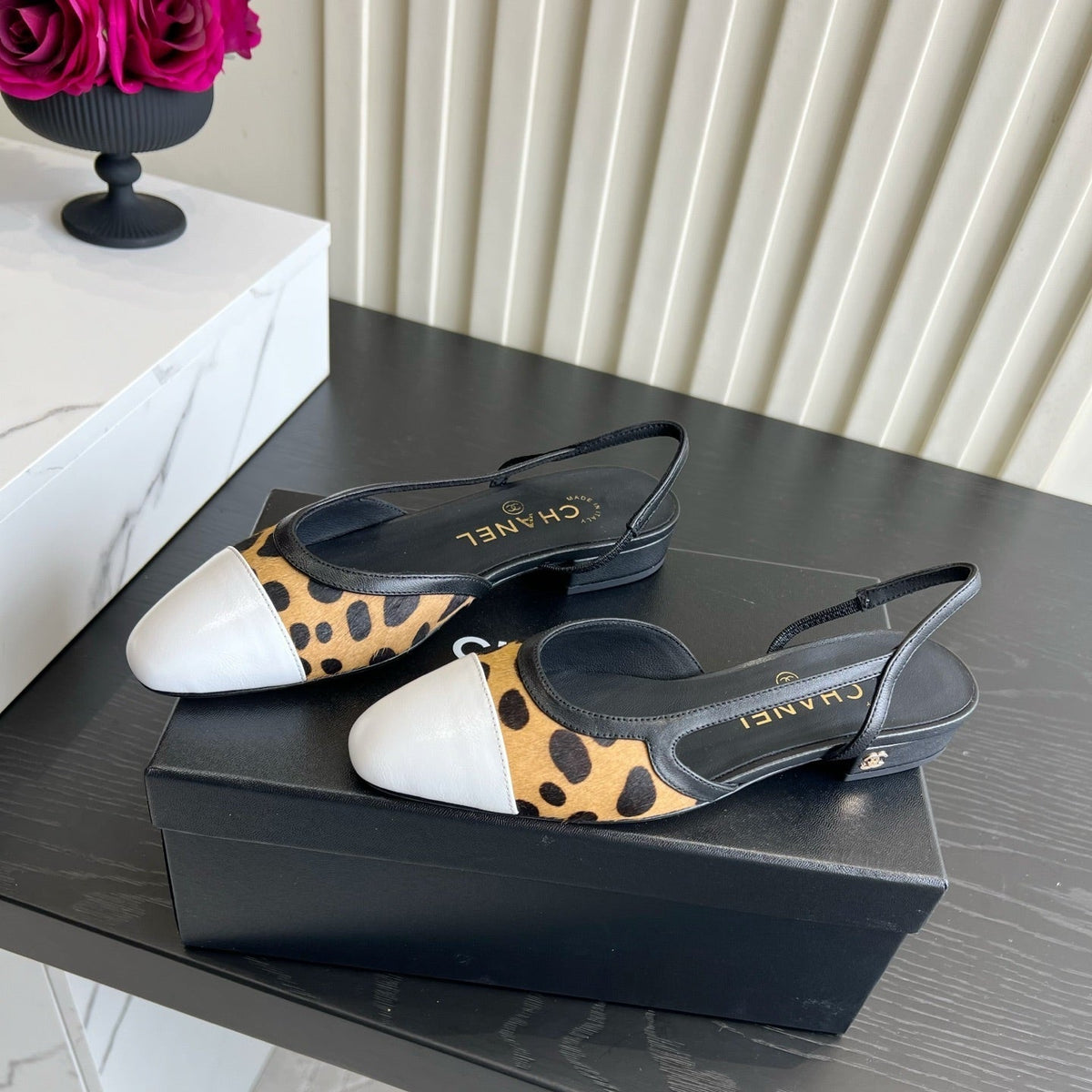 CC 26s Slingback Black Beige Horsehair 850776