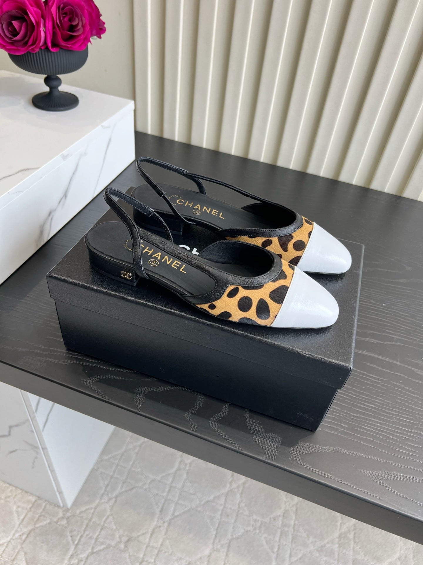 CC 26s Slingback Black Beige Horsehair 850776