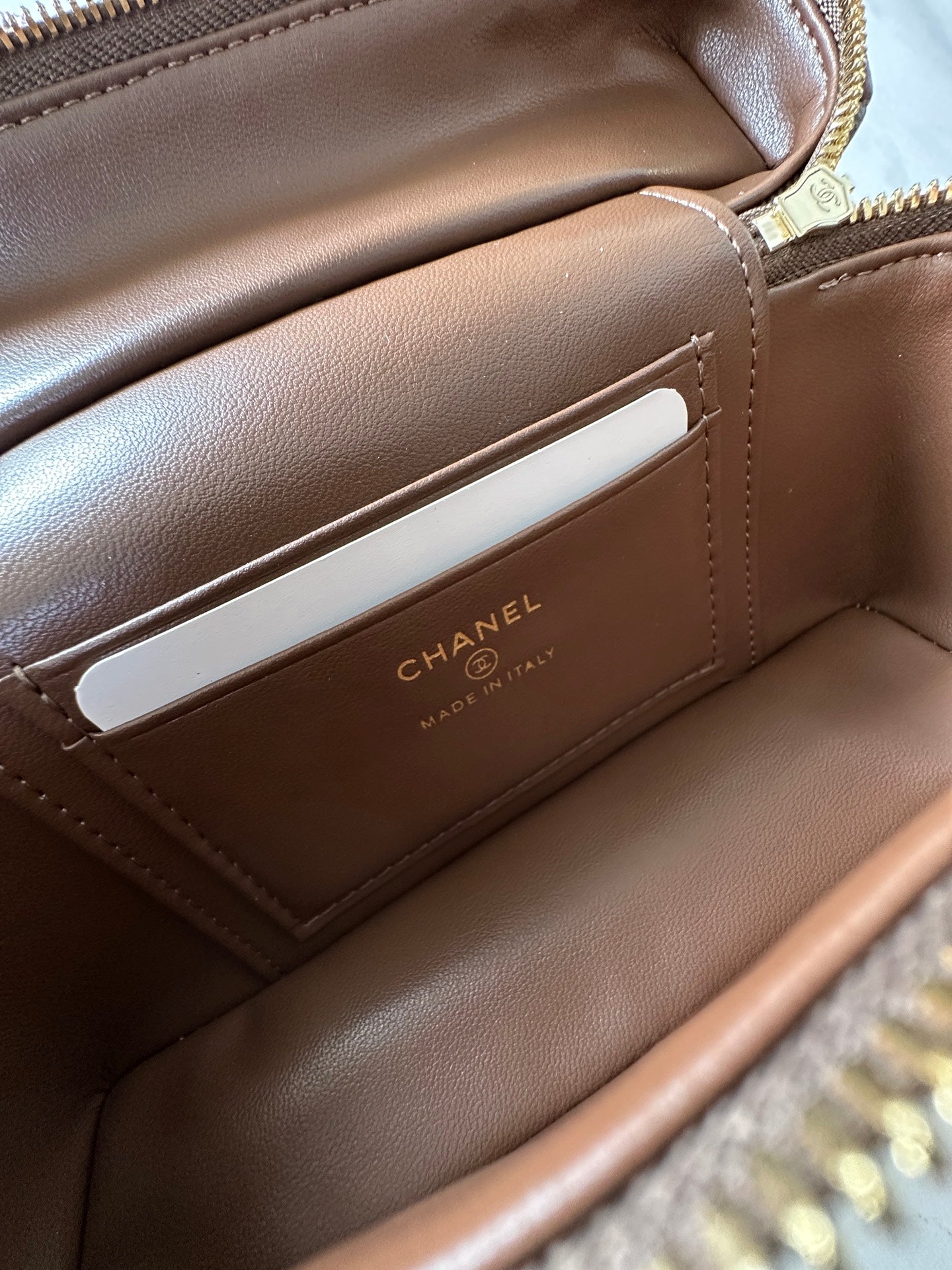 CC 25C Vanity Case Coffee Caviar Leather 289550