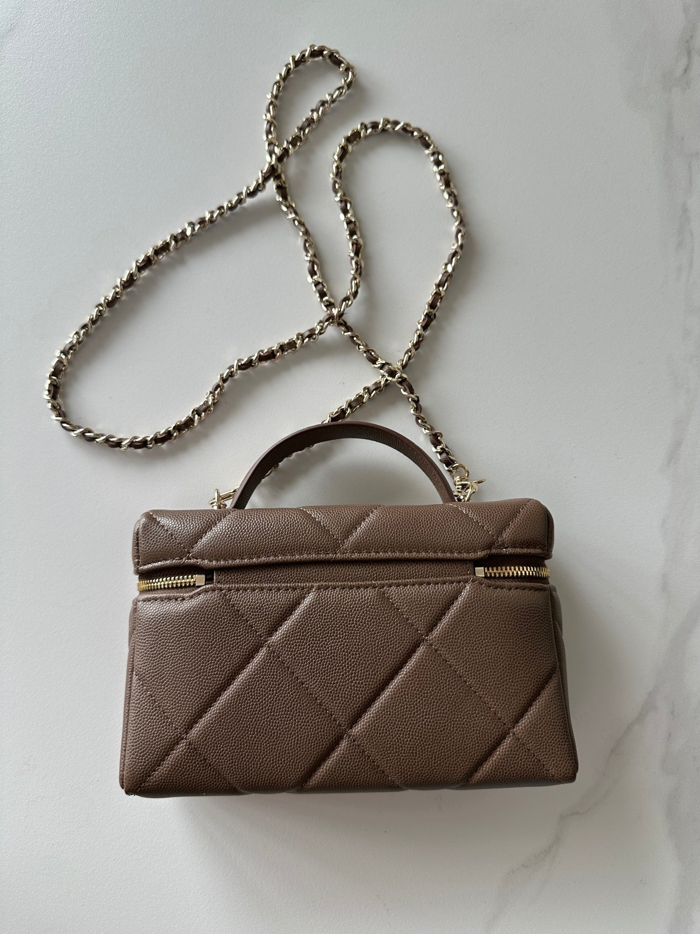CC 25C Vanity Case Coffee Caviar Leather 289550
