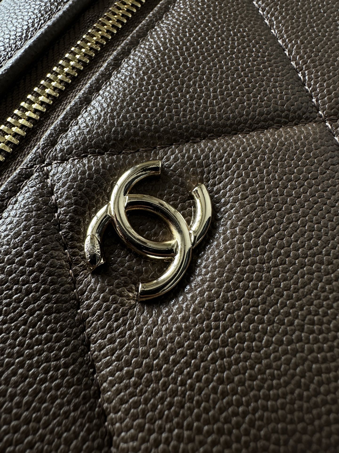 CC 25C Vanity Case Coffee Caviar Leather 289550