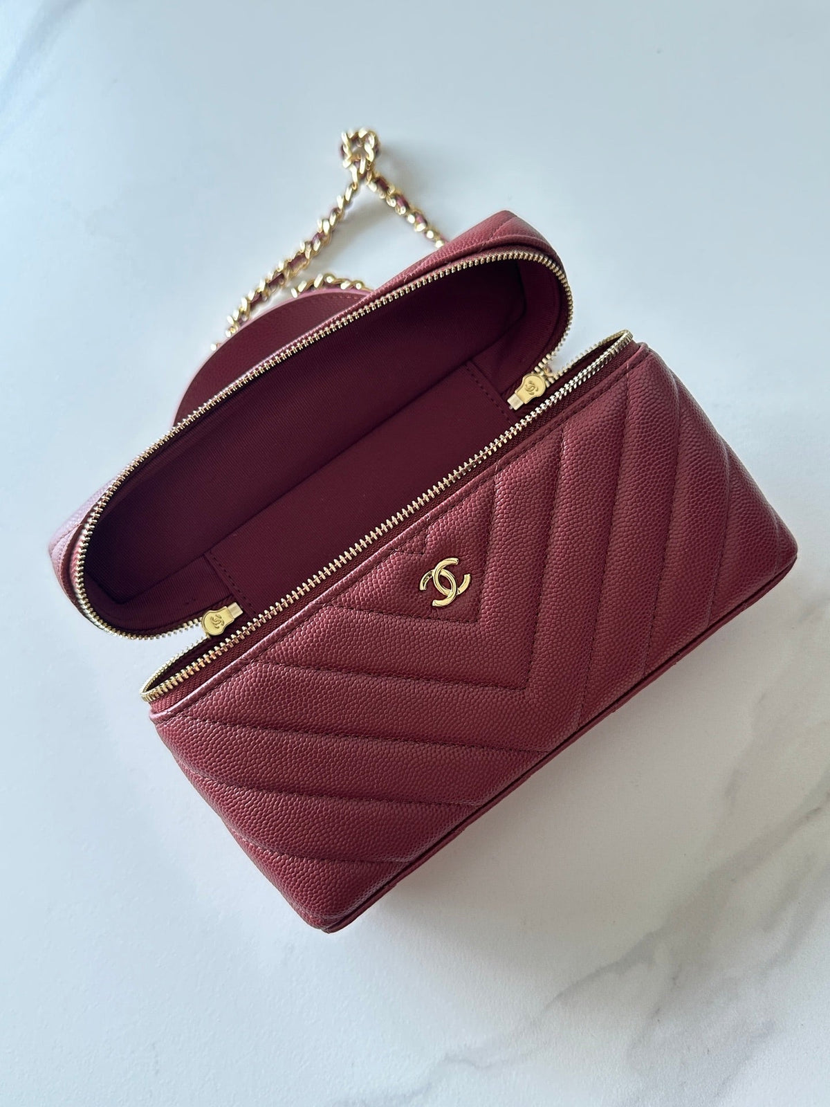 CC 25C Vanity Case Burgundy Caviar Leather 289553