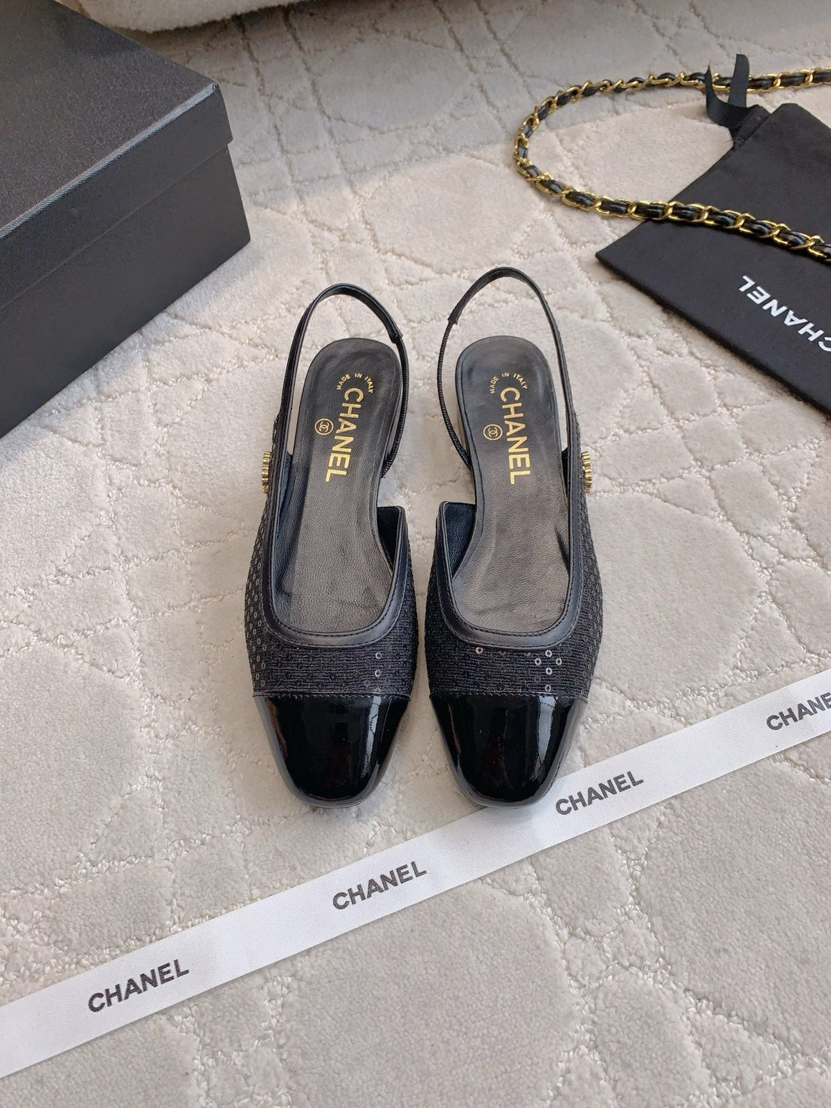 CC Cap Toe Slingback Black Lamskin & Glitter 404279