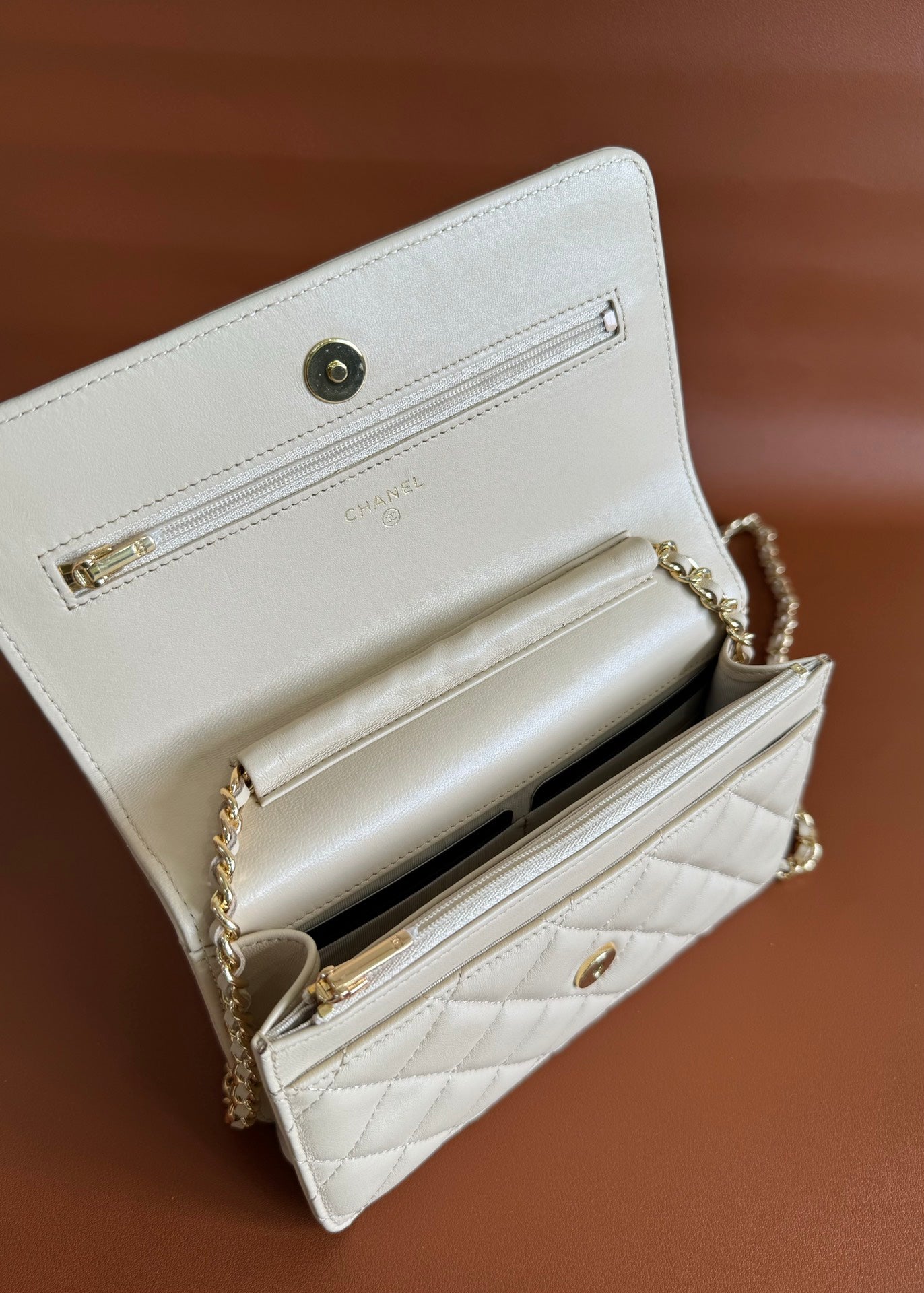 CC WOC 20cm White Lambskin GHW 223277