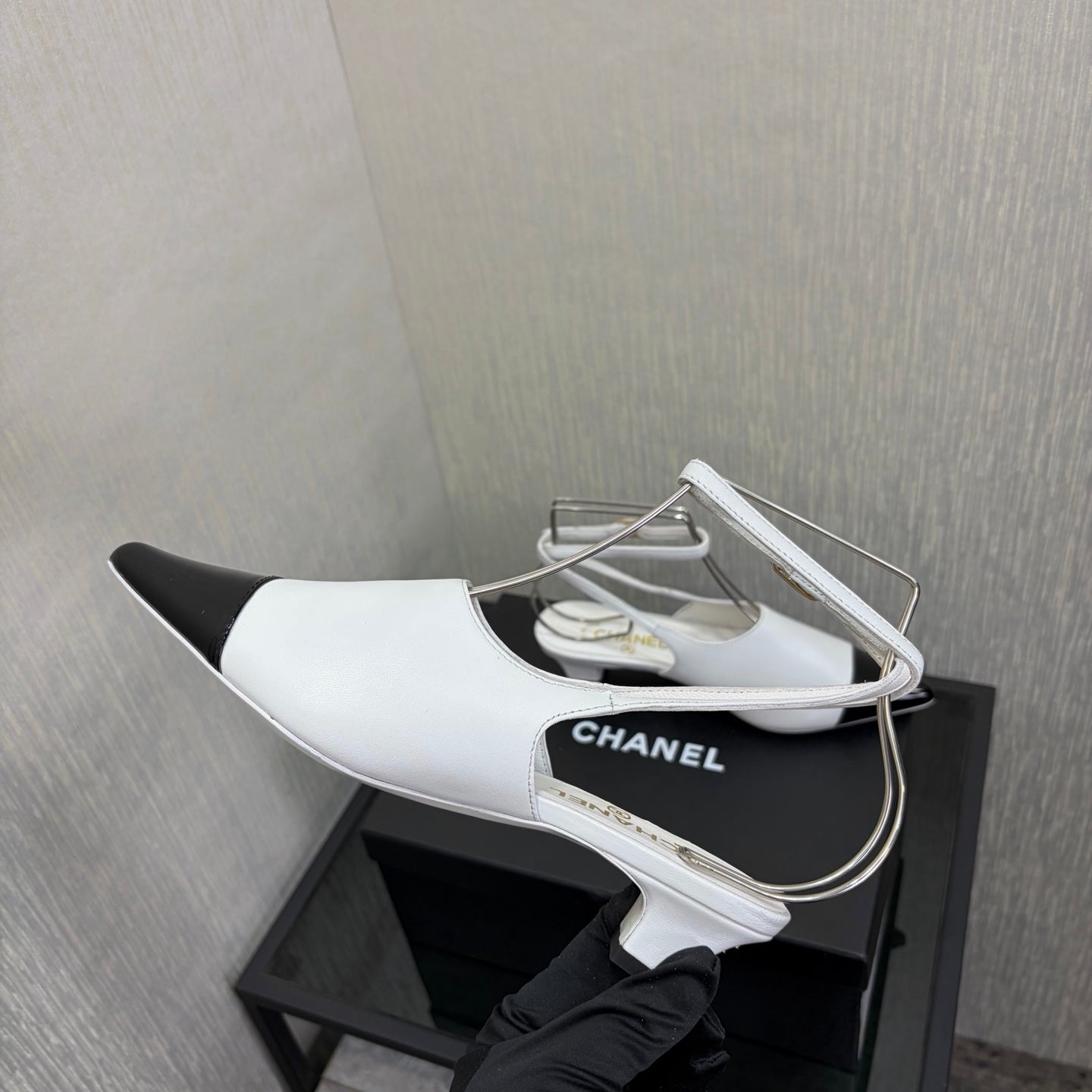 CC 2026 Slingback 4cm White Patent Leather 688713