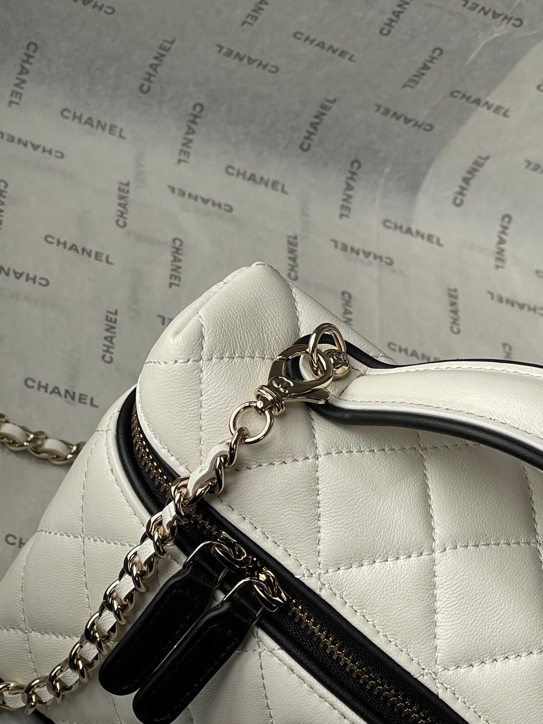CC Top Handle Long Vanity Case 19.5cm Black White Lambskin