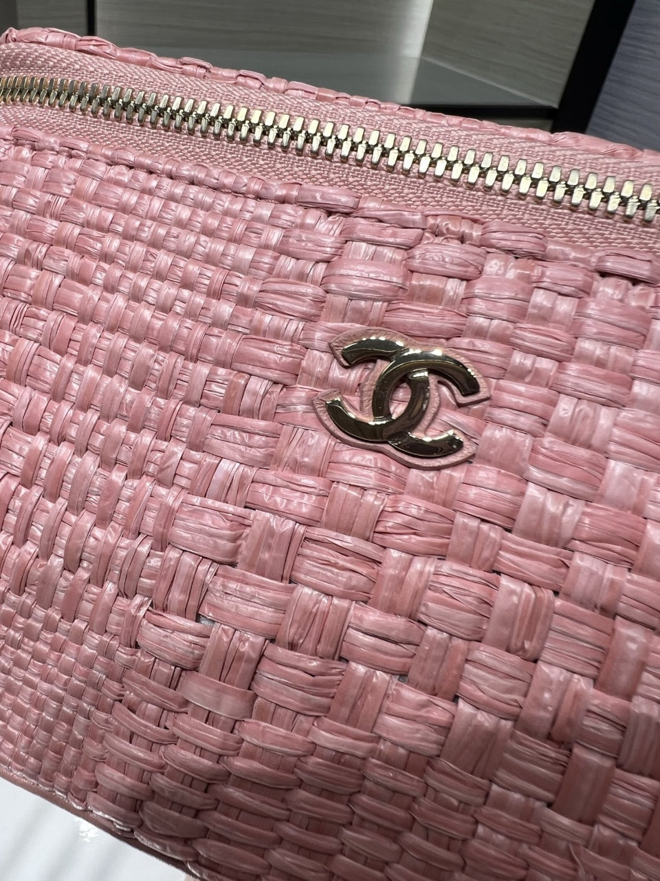 CC Long Vanity Case 16cm Light Pink Woven Straw