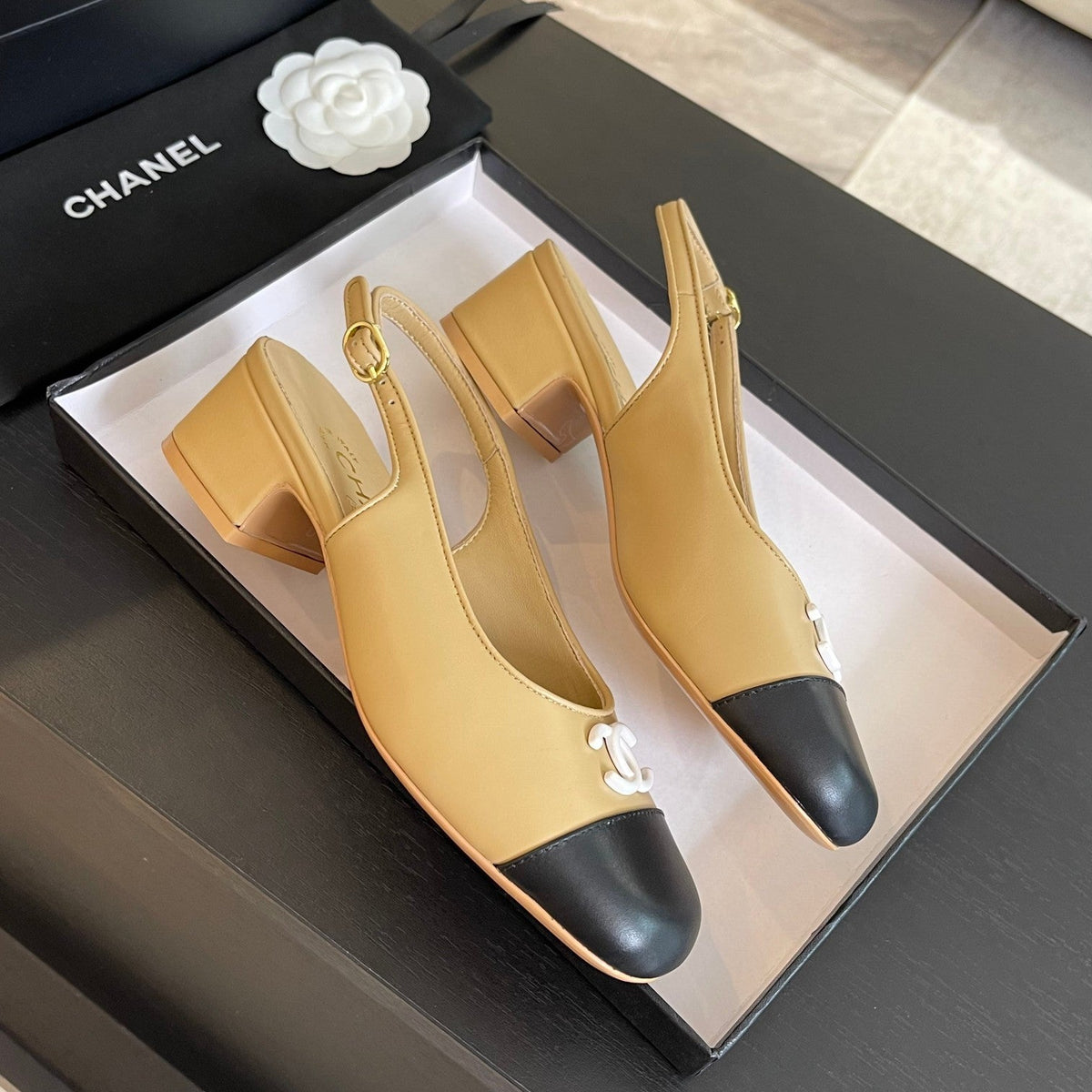 cc slingback 50 beige black calfskin