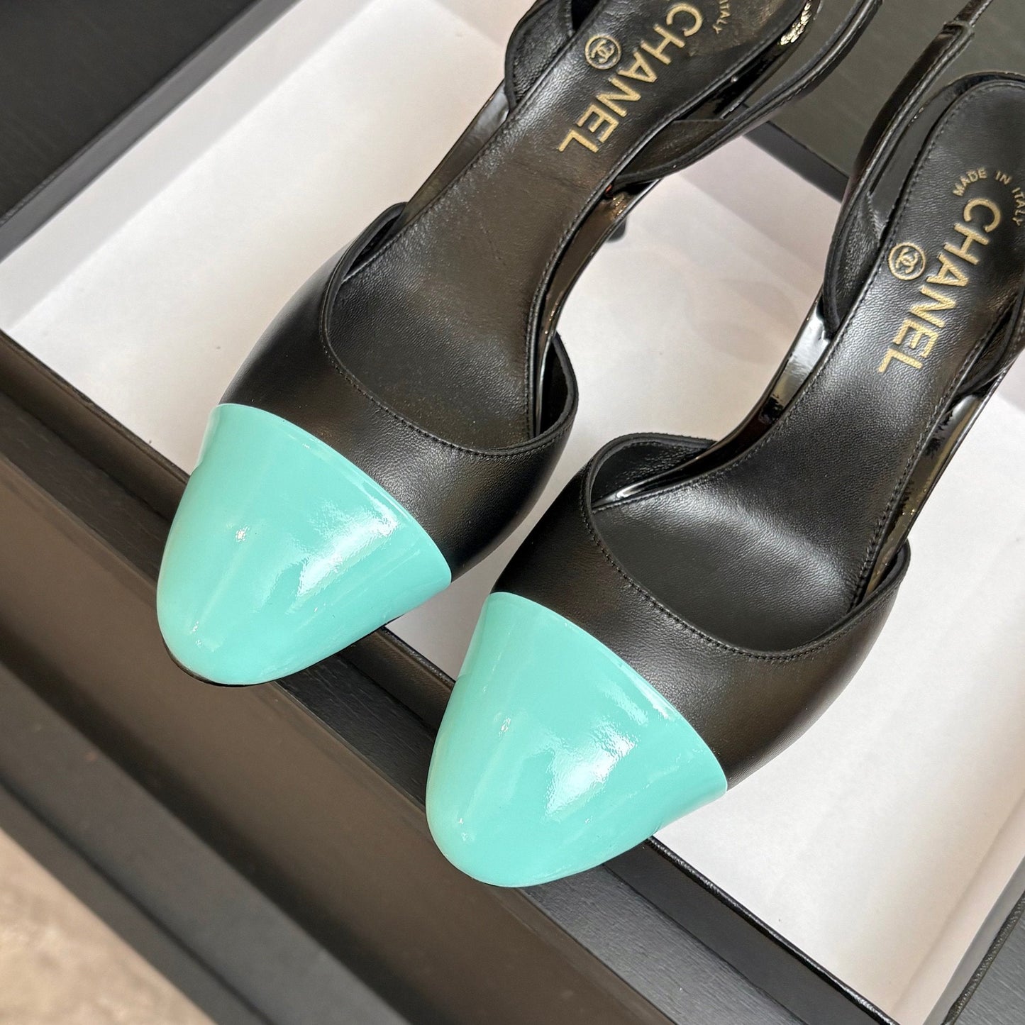 CC Métiers d’art 2026 Slingbacks 8.5cm Black Blue Leather 847277