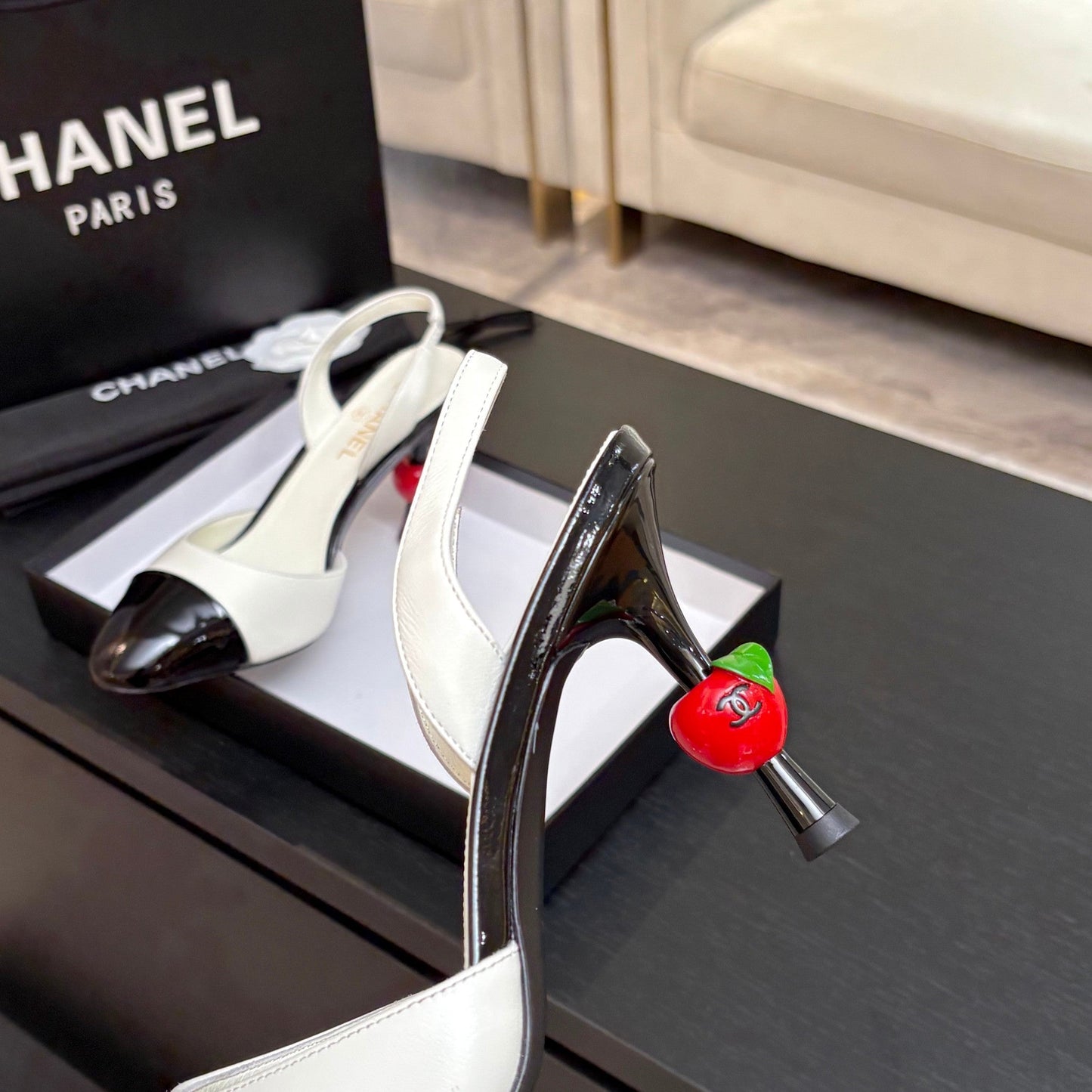 CC Métiers d’art 2026 Slingbacks 8.5cm White Leather 847280