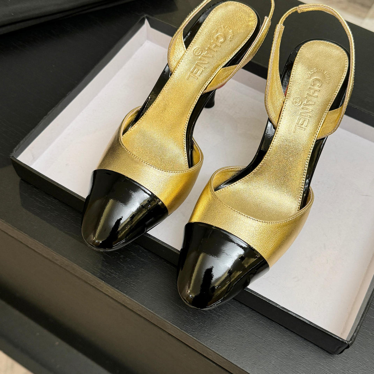 CC Métiers d’art 2026 Slingbacks 8.5cm Gold Leather 847283