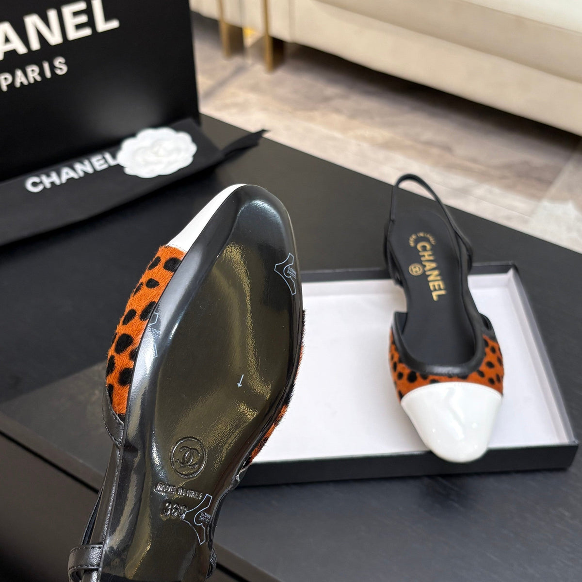 CC 26s Classic Slingback Flat Black Orange White Horsehair Patent Leather 907629