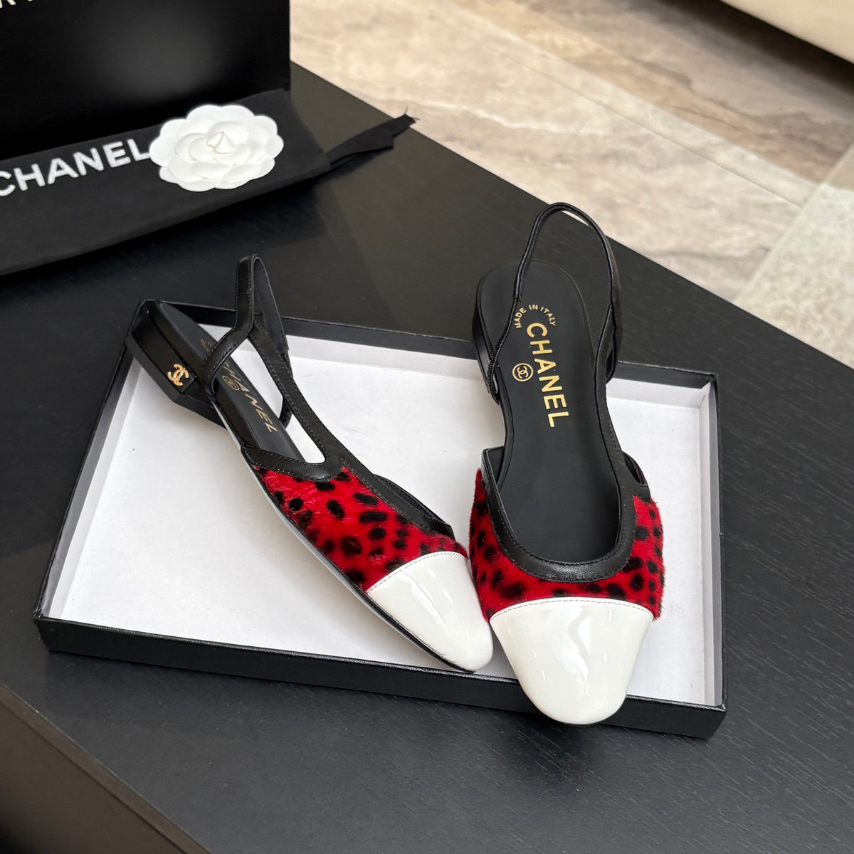 CC 26s Classic Slingback Flat Black Red White Horsehair Patent Leather 907631