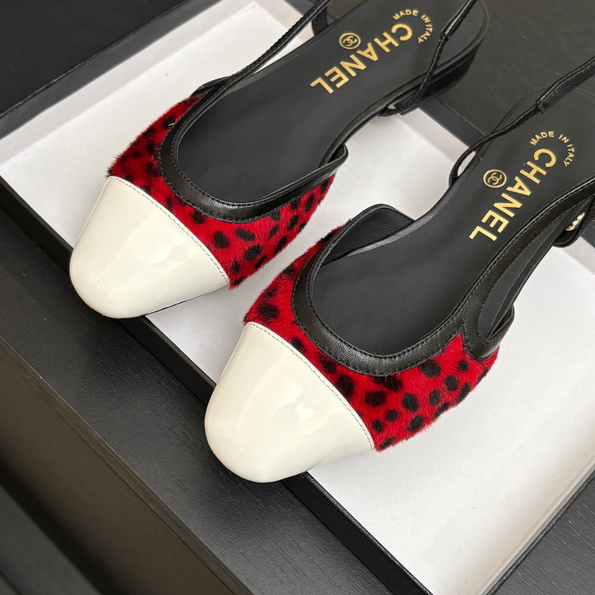 CC 26s Classic Slingback Flat Black Red White Horsehair Patent Leather 907631