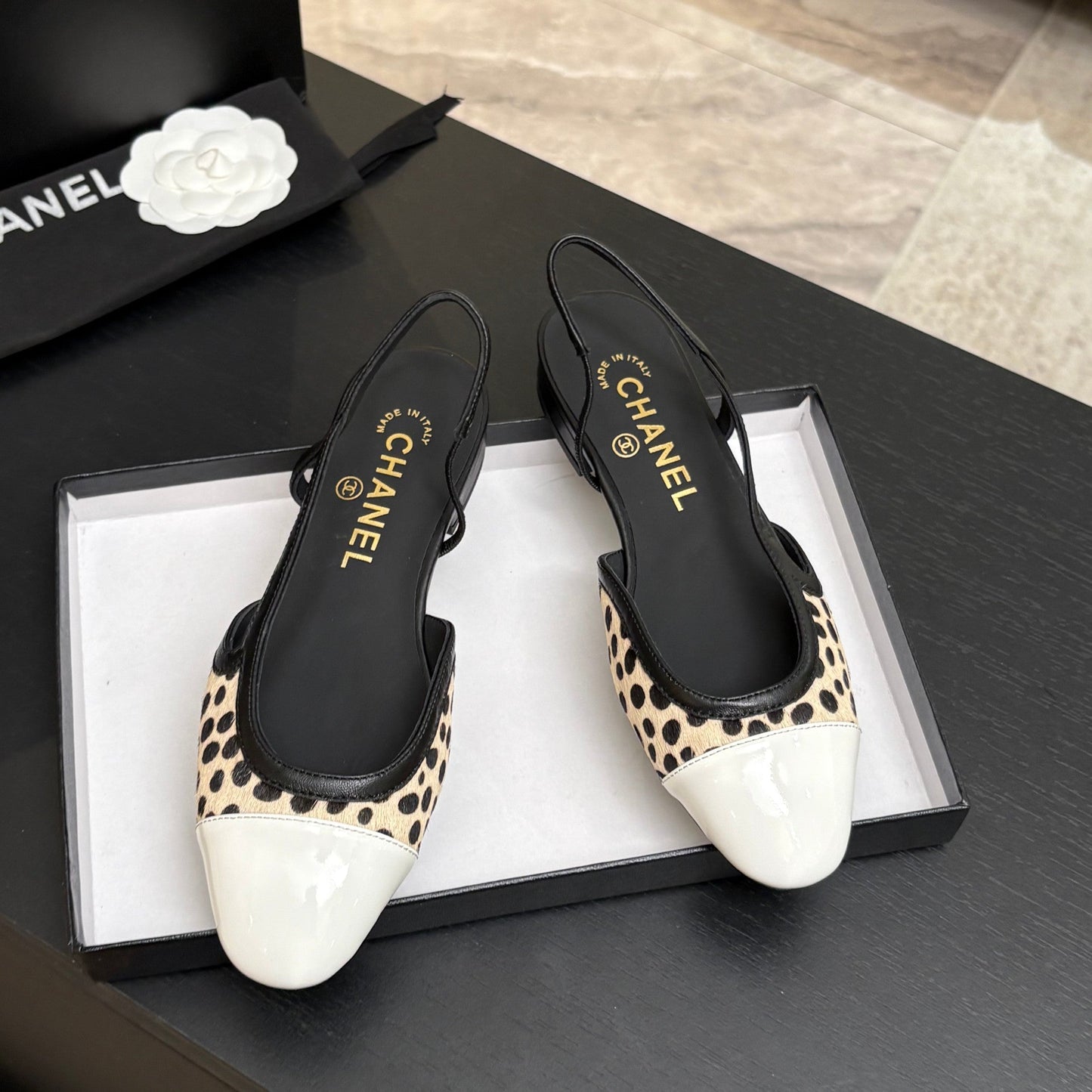 CC 26s Classic Slingback Flat Black Beige White Horsehair Patent Leather 907632