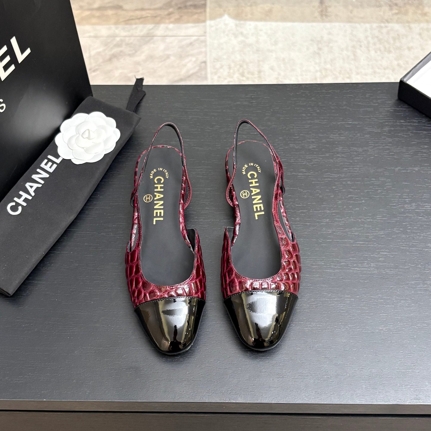 CC 26s Classic Slingback Flat Black Red Crocodile Embossed Patent Leather 907635