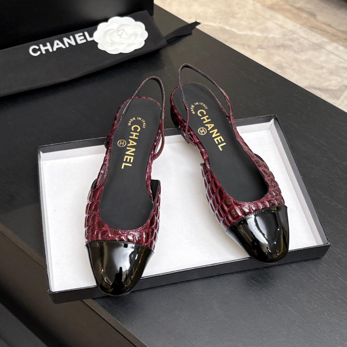 CC 26s Classic Slingback Flat Black Red Crocodile Embossed Patent Leather 907635