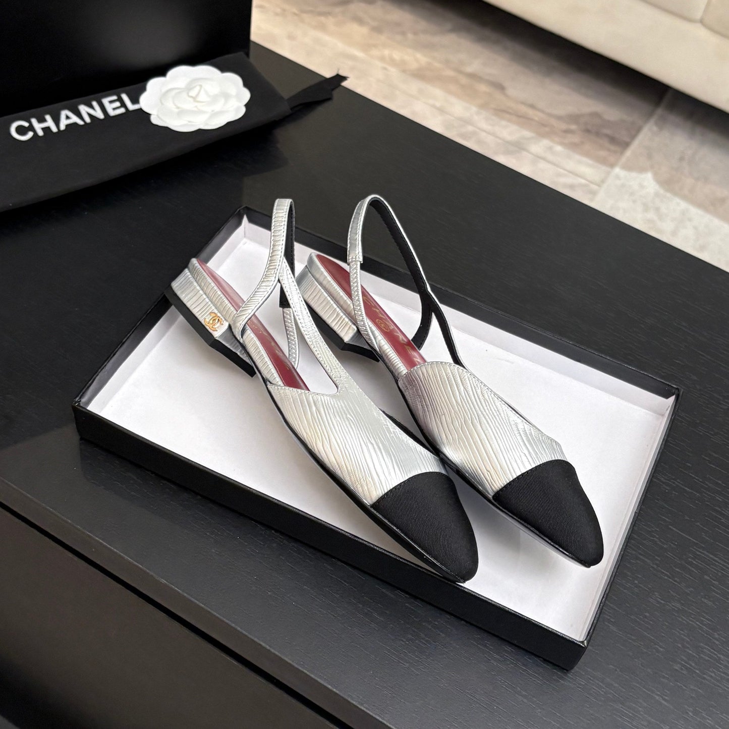 CC 26s Classic Slingback Flat Sliver Black Patent Leather 907639