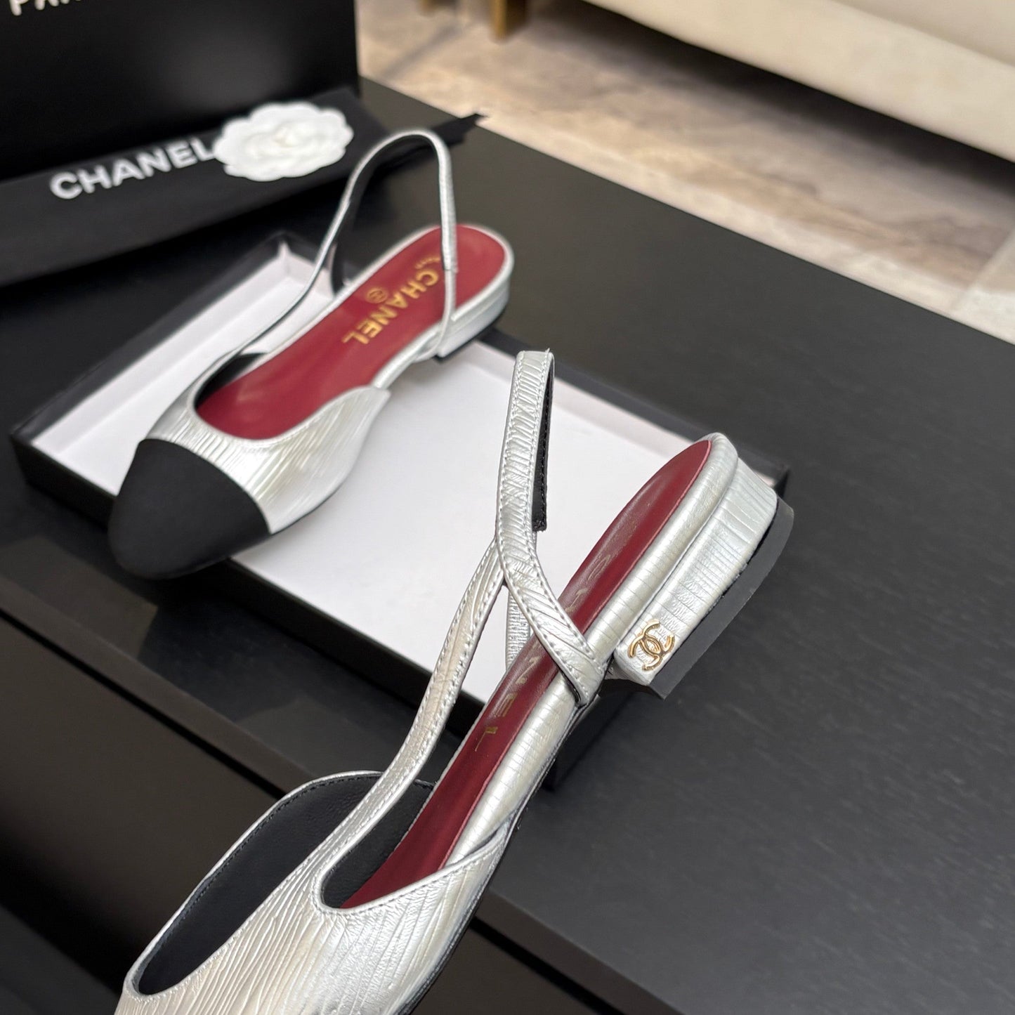CC 26s Classic Slingback Flat Sliver Black Patent Leather 907639