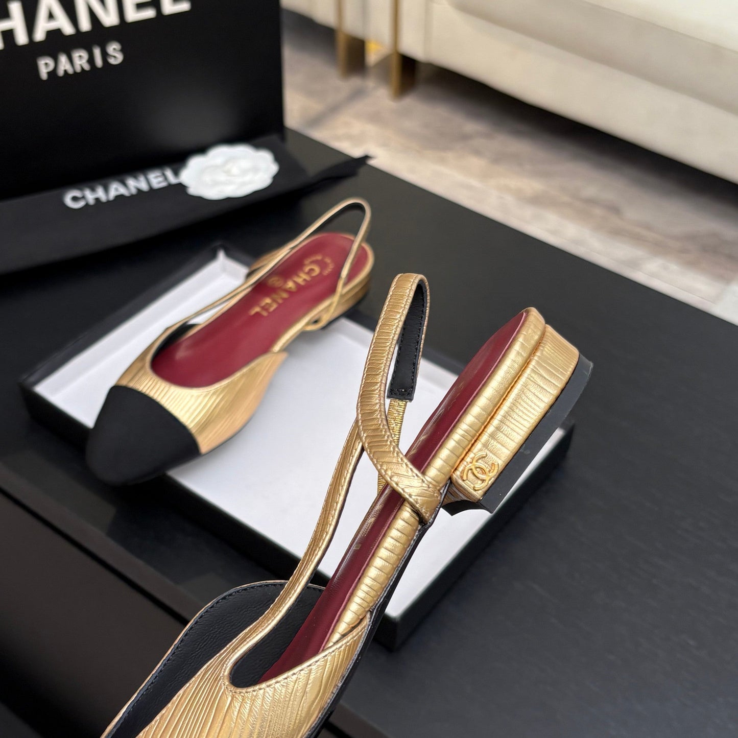 CC 26s Classic Slingback Flat Yellow Black Patent Leather 907640