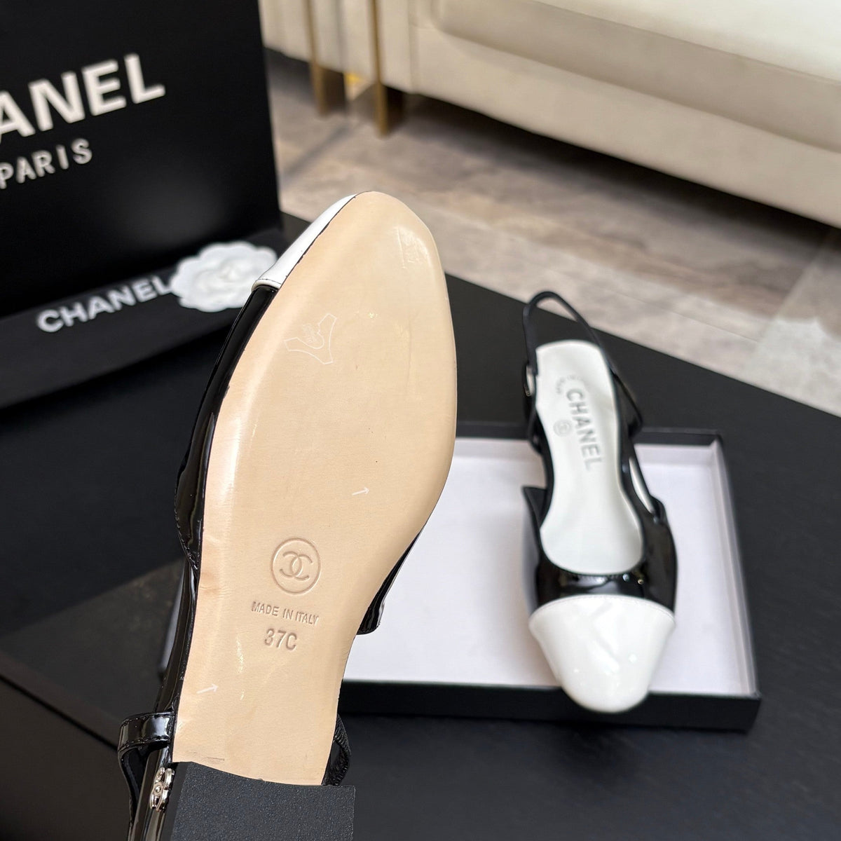 CC 26s Classic Slingback Flat White Black Patent Leather 907641