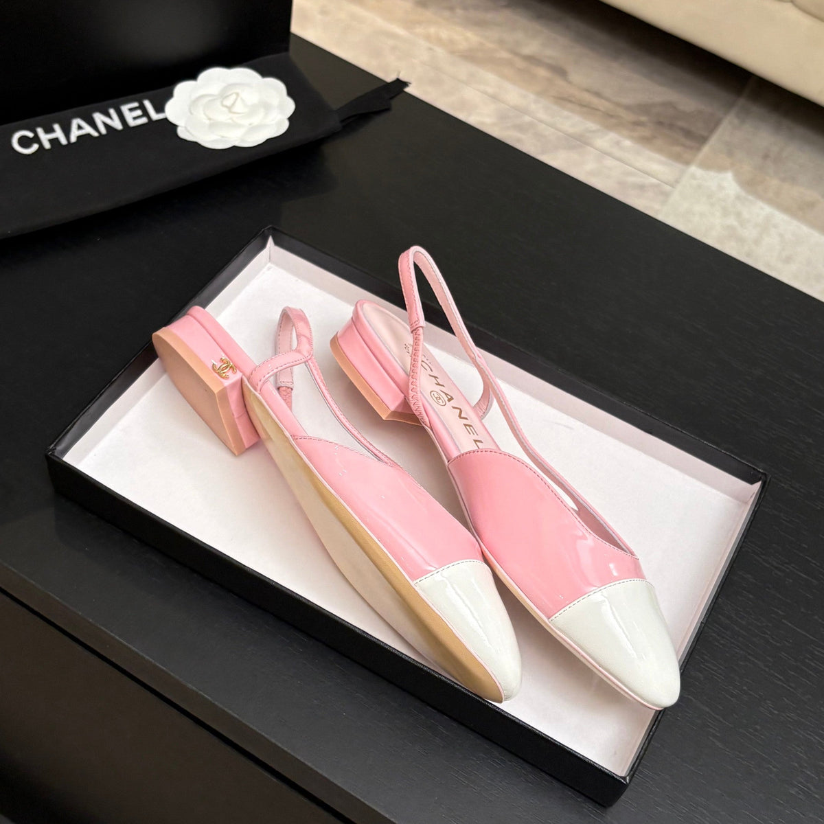 CC 26s Classic Slingback Flat Light Pink Patent Leather 907642